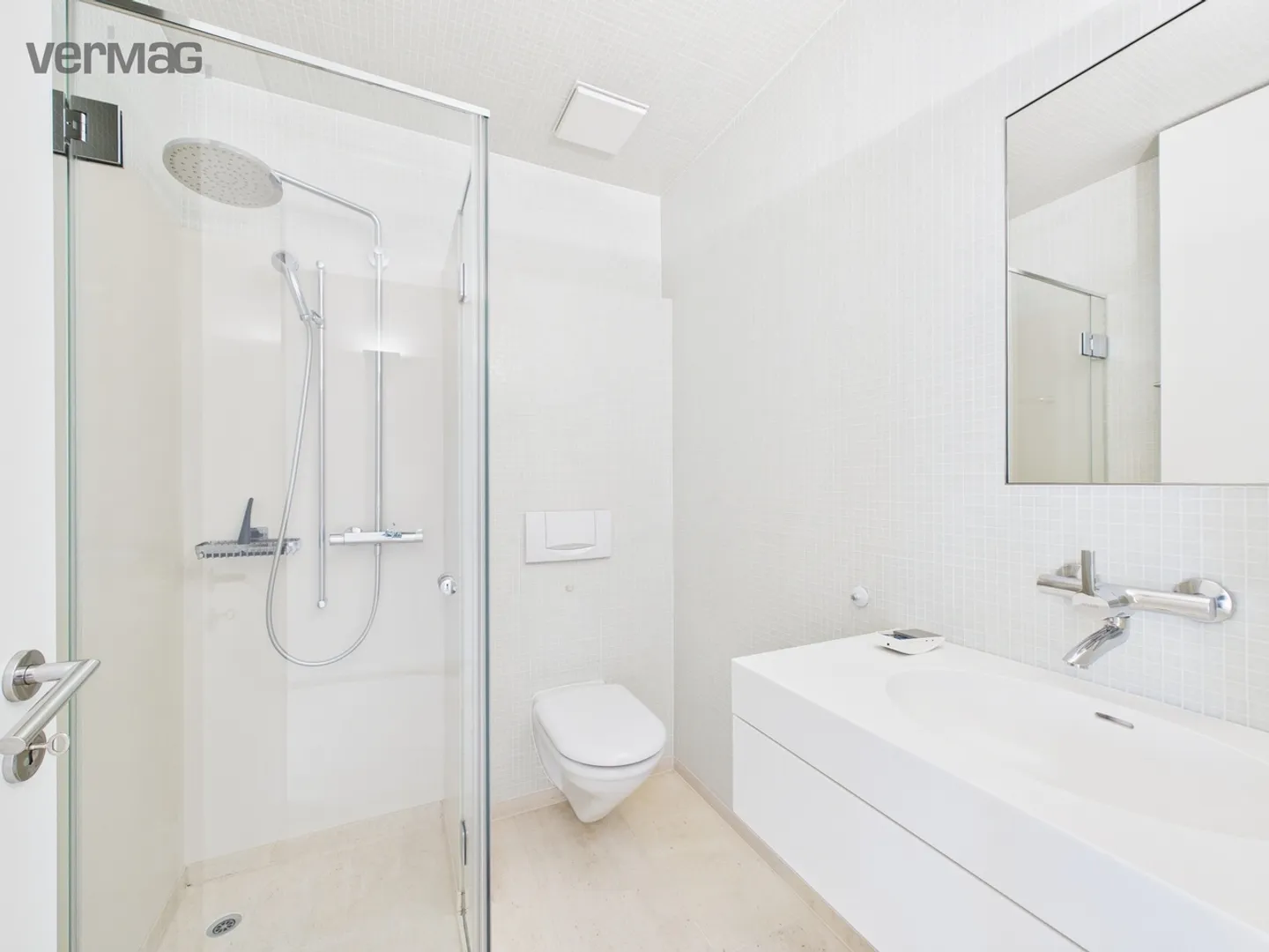 Goditi il panorama del lago e della montagna direttamente dalla tua terrazza - Foto 9 di 13