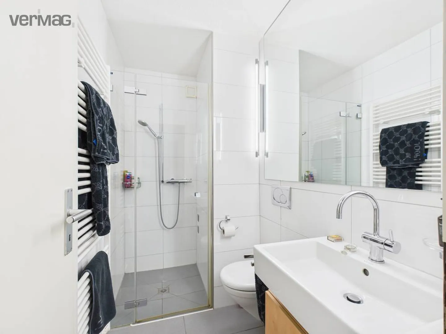 Appartement de 5.5 pièces avec cheminée et jardin ensoleillé - Photo 7 sur 11