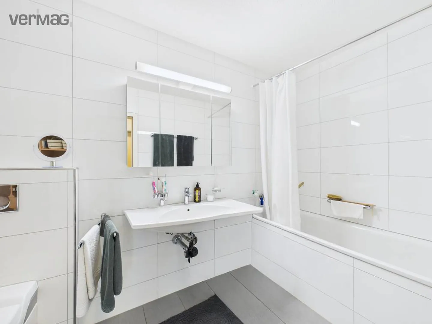 Appartement de 5.5 pièces avec cheminée et jardin ensoleillé - Photo 8 sur 11