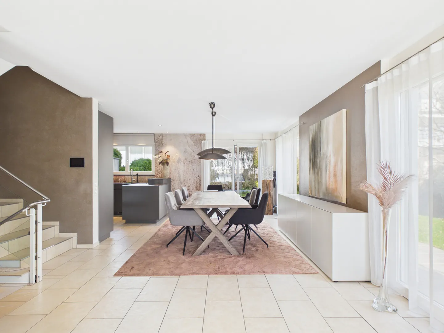 Modern Semi-Detached House with a View and Garden - Photo 4 of 13