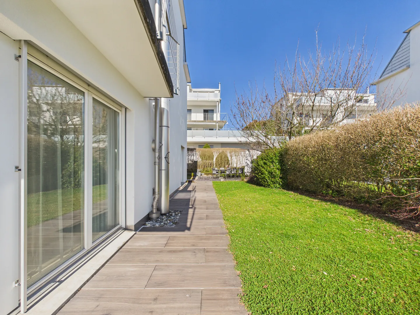 Casa bifamiliare moderna con vista panoramica e giardino - Foto 12 di 13