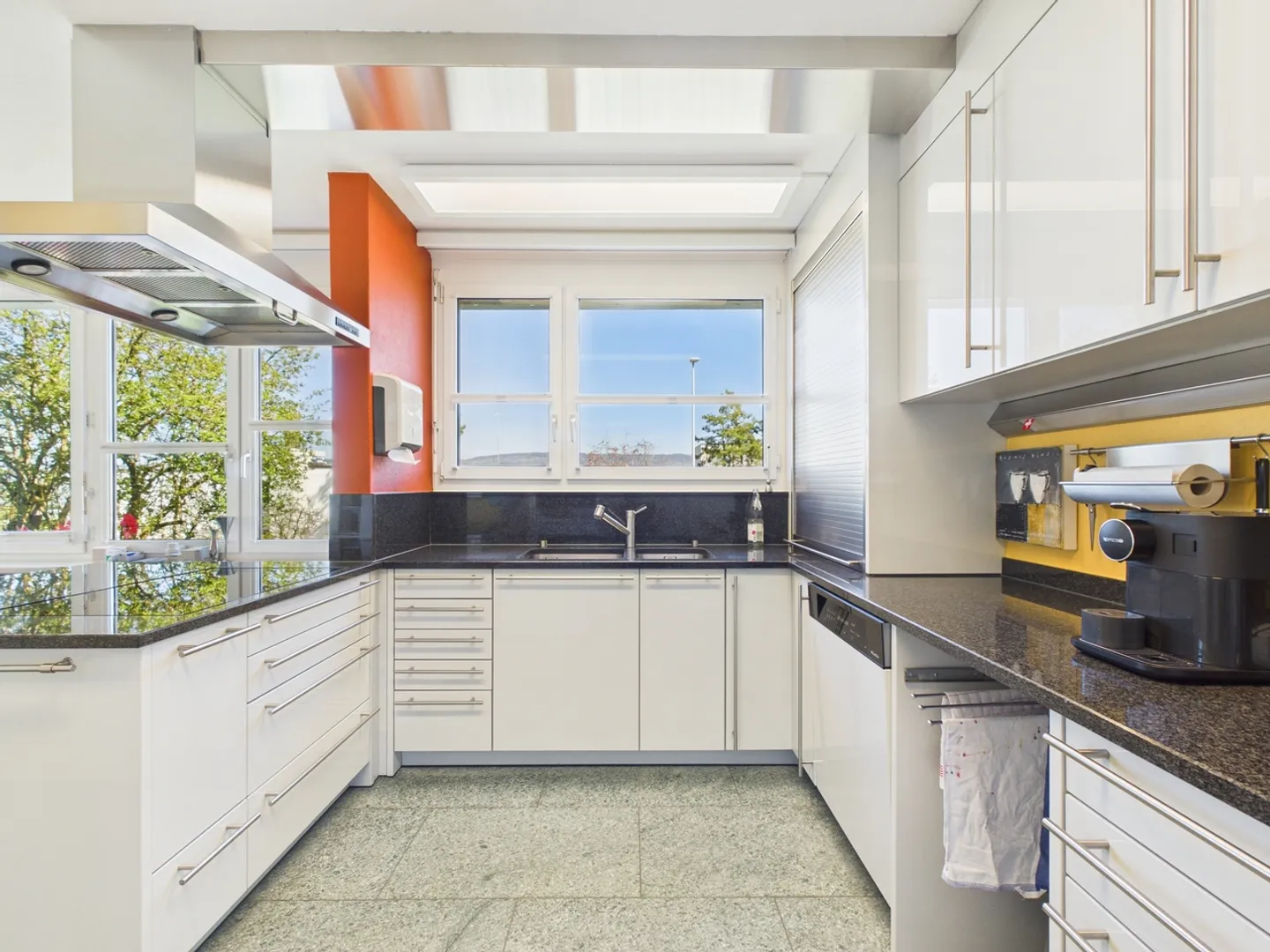 Architecture meets quality of life: Single-family home with lake view in the Bergli district - Photo 5 of 12