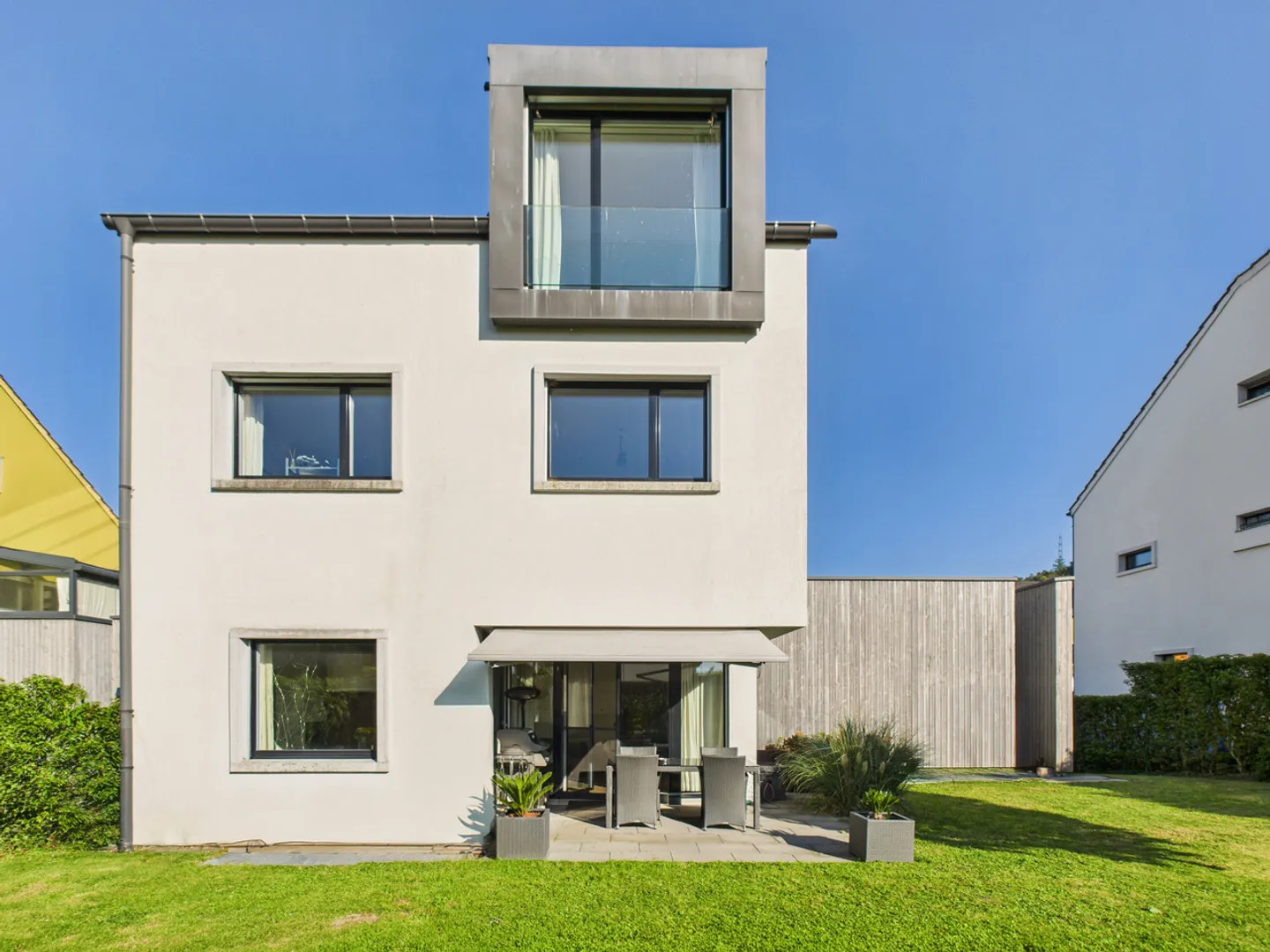Einfamilienhaus mit grossem Garten - Foto 1 von 13