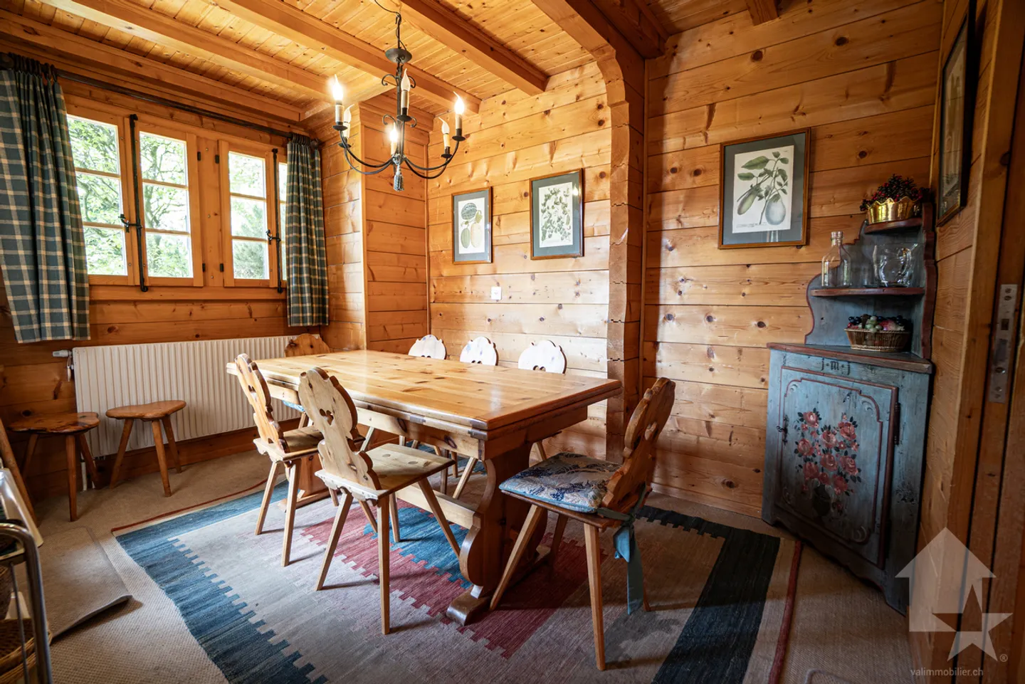 Charmantes Chalet mit zwei Wohnungen - eine 5.5-Zimmer-Maisonettewohnung und eine 2.5-Zimmer-Wohnung im Erdgeschoss - Foto 6 von 13