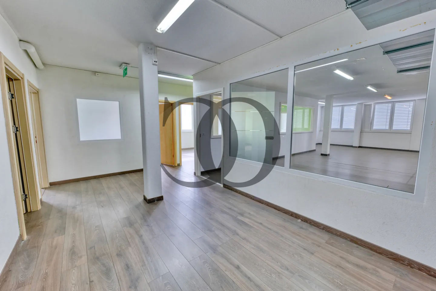 Spazio artigianale moderno a Châtel-St-Denis - Foto 3 di 13