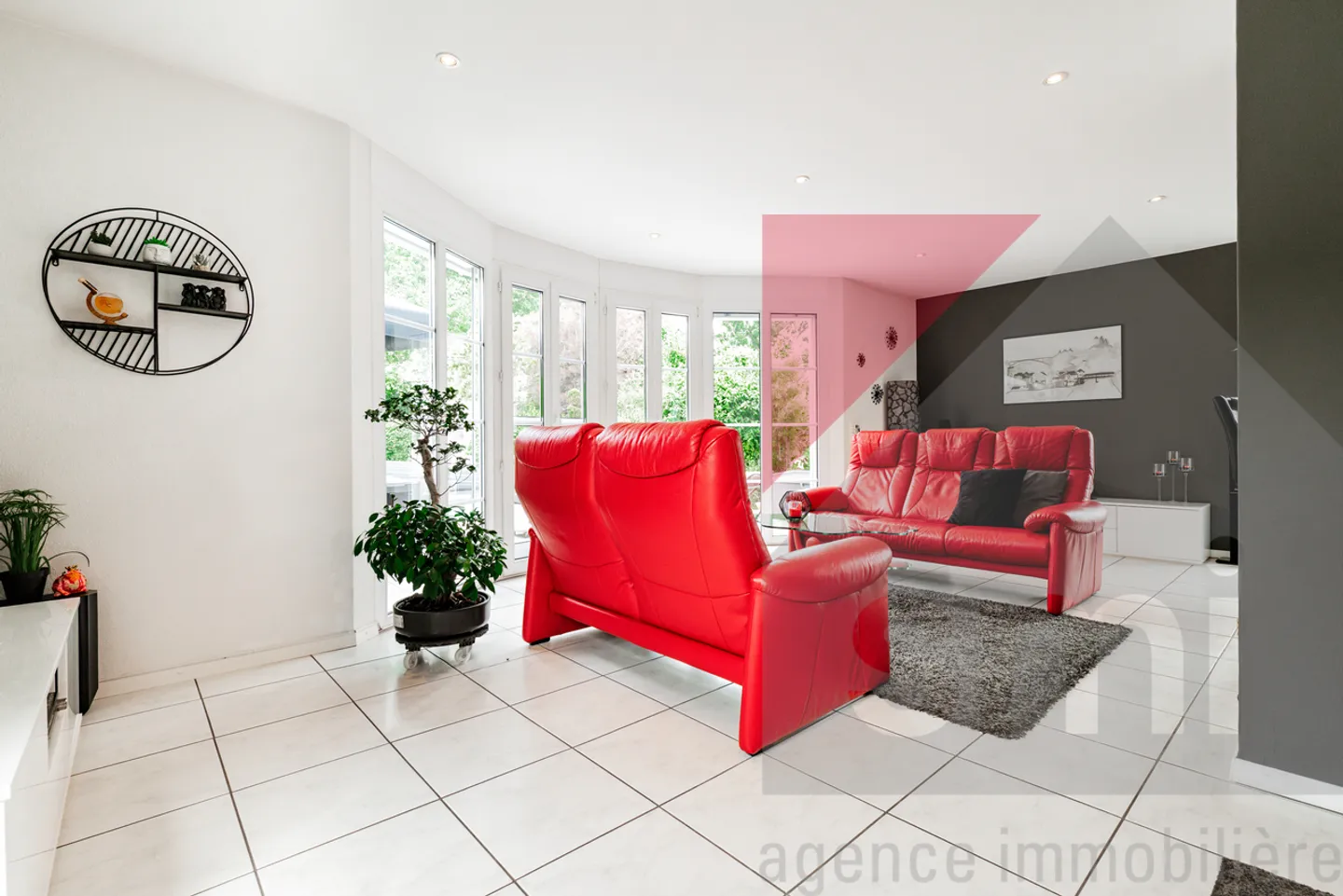 Herzstück in Avry-sur-Matran individuelle Villa mit beheiztem Pool - Foto 4 von 13