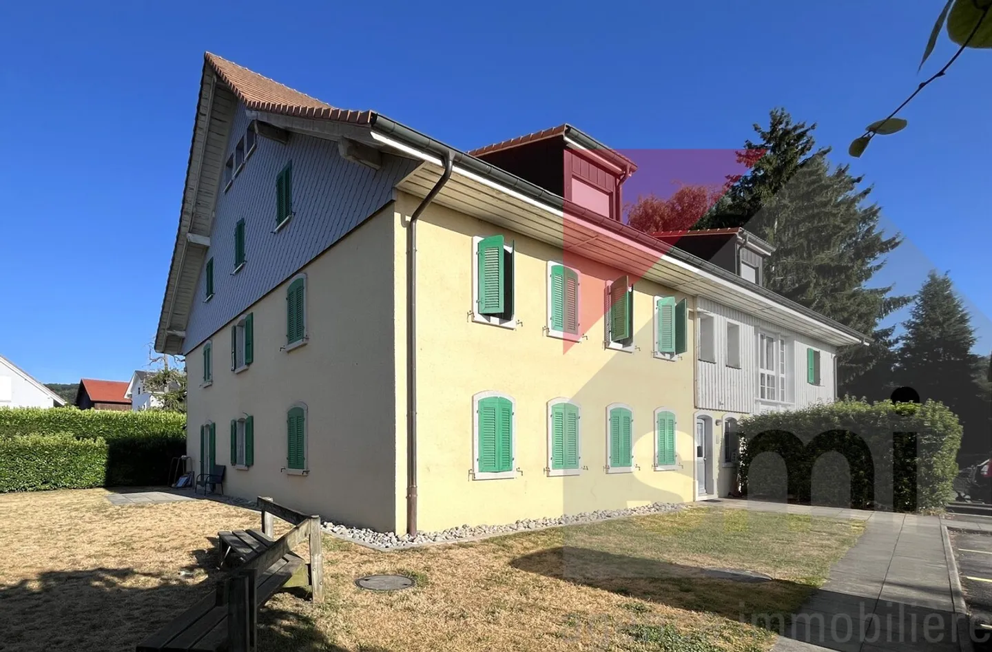 Große 5,5-Zimmer-Wohnung im Erdgeschoss mit privatem Garten - Foto 2 von 12