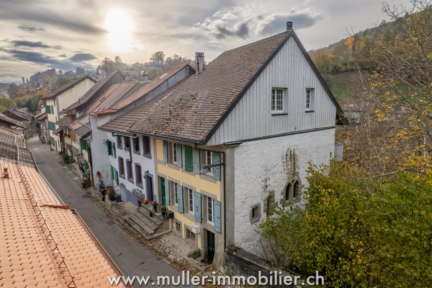 Superbly renovated historic house with 2 apartments in Moudon - Photo 1 of 13