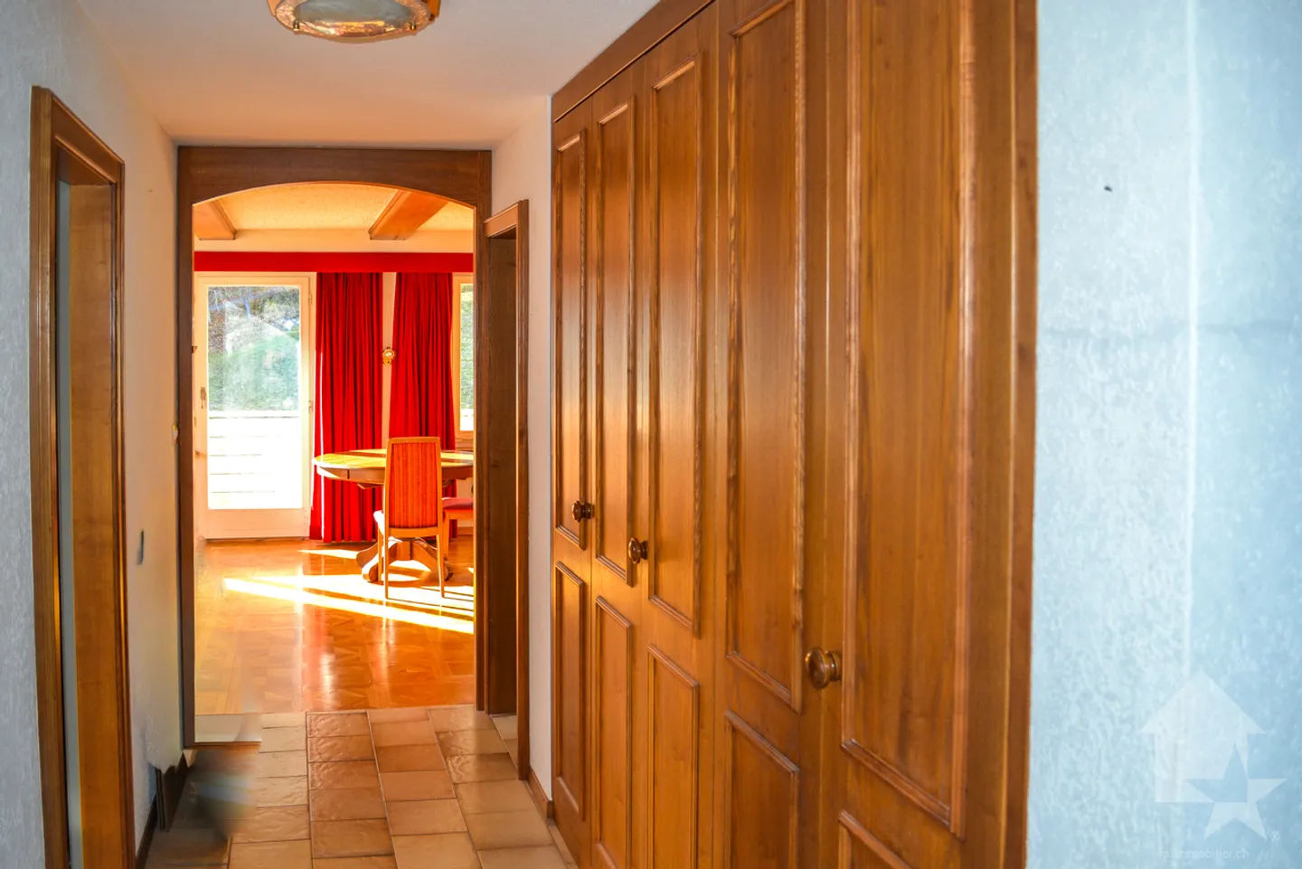 Spacieux app. de 4.5 pièces de 108 m2, 2 balcon, vue sur les Alpes - Foto 10 von 13