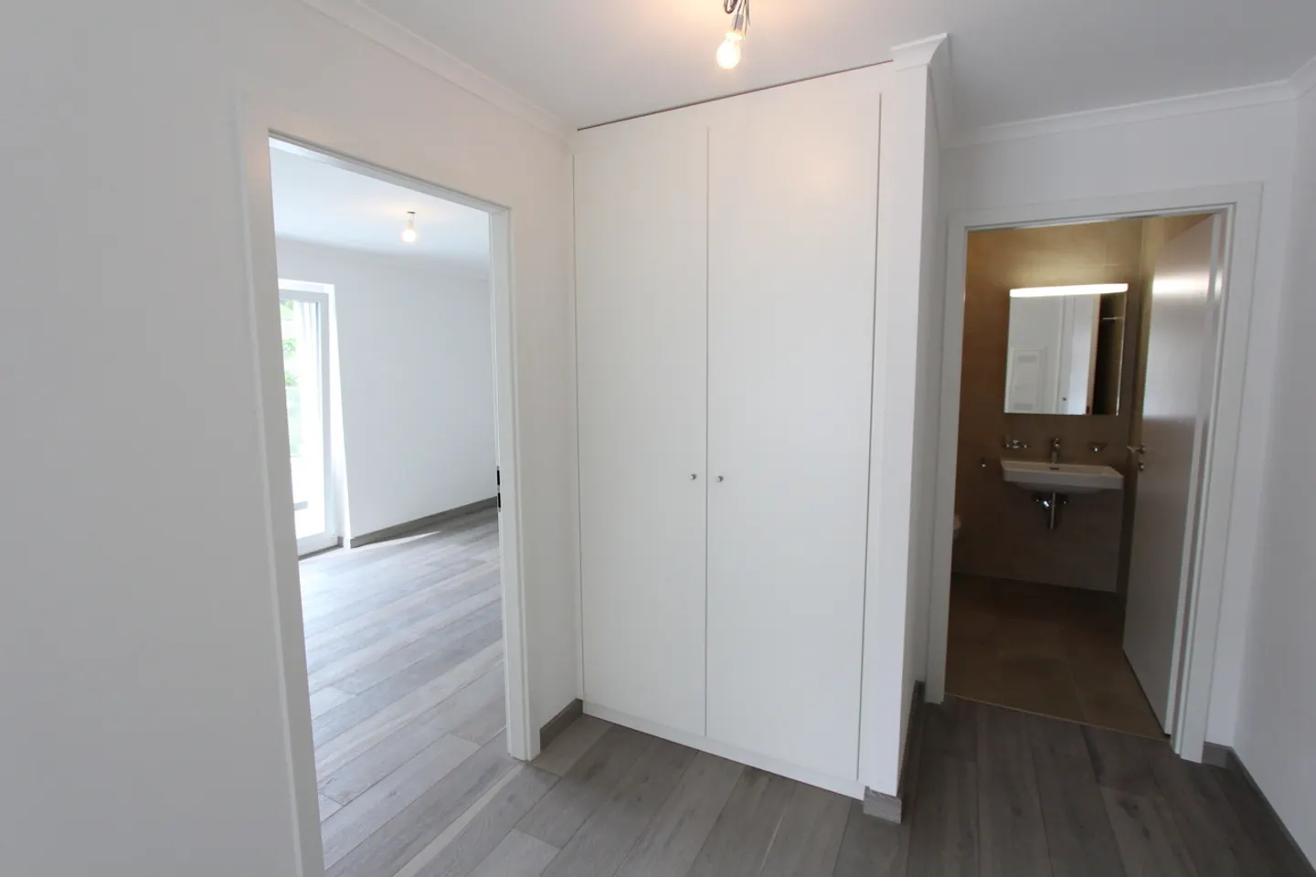 2.5-ROOM PENTHOUSE WITH 40M2 TERRACE - Photo 3 of 10
