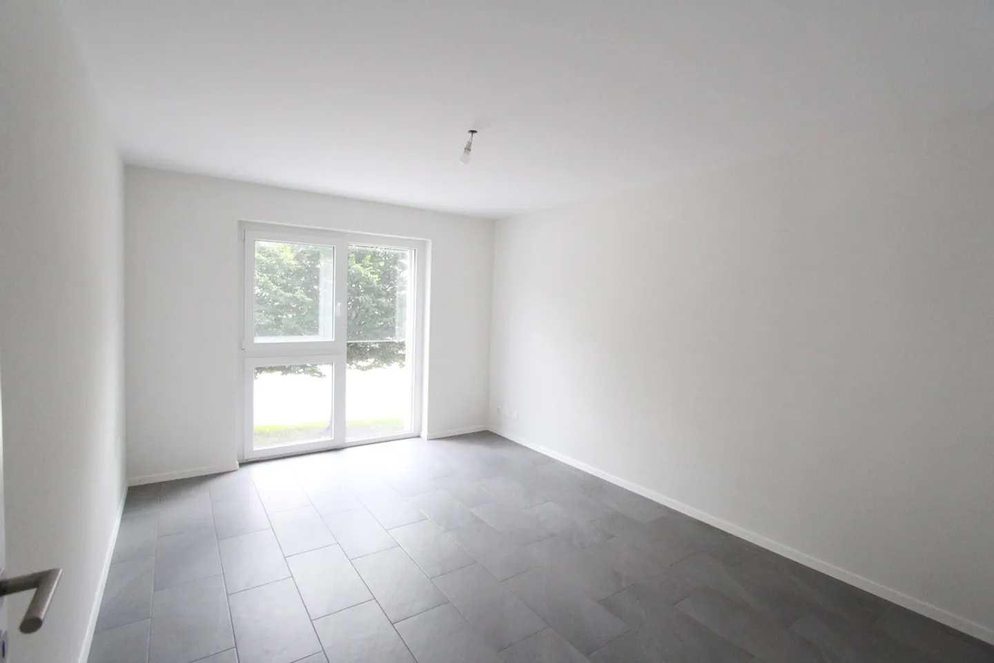 APPARTEMENT DE 2.5 PIÈCES À SIERRE - Photo 6 sur 10