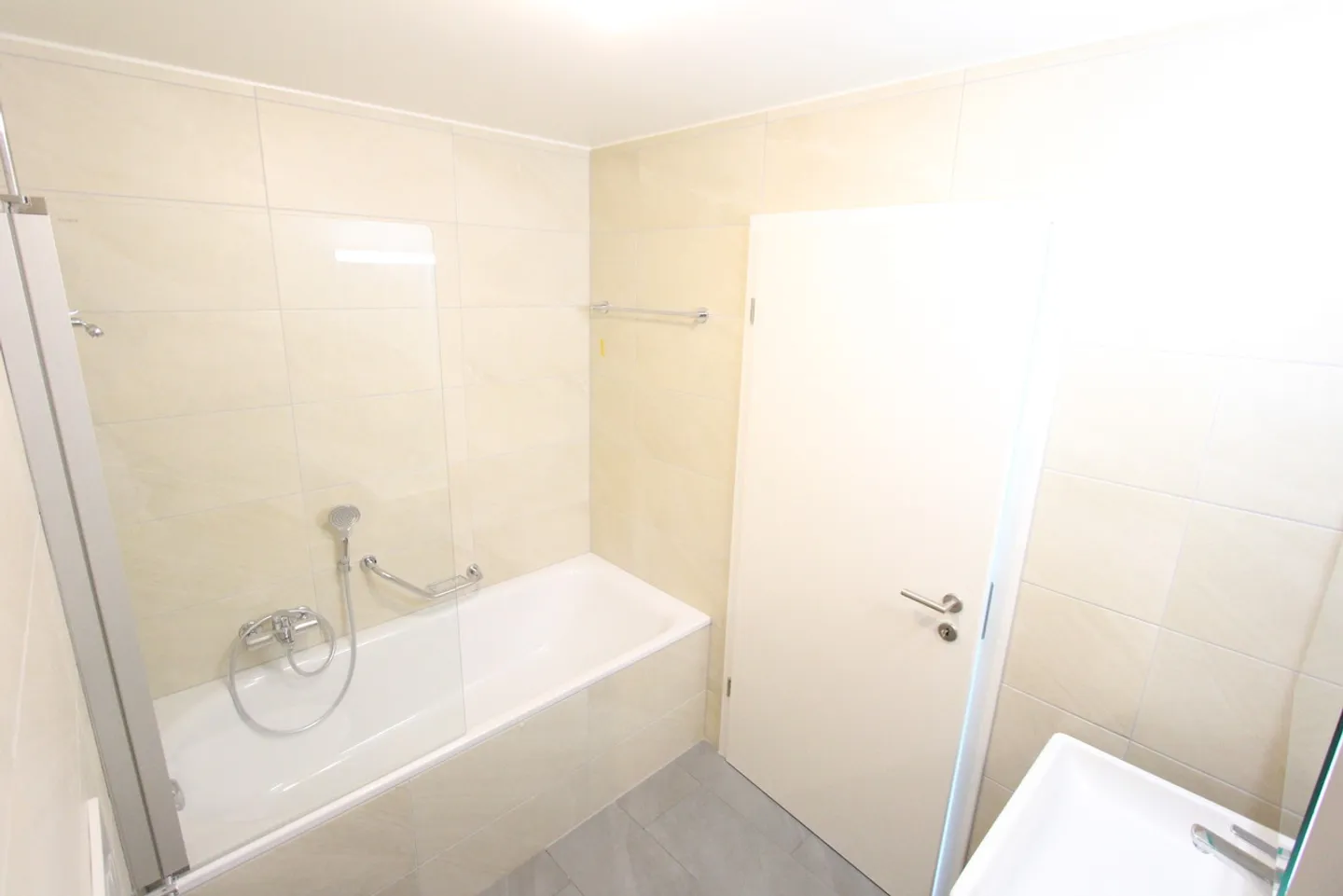 APPARTEMENT DE 2.5 PIÈCES À SIERRE - Photo 4 sur 10