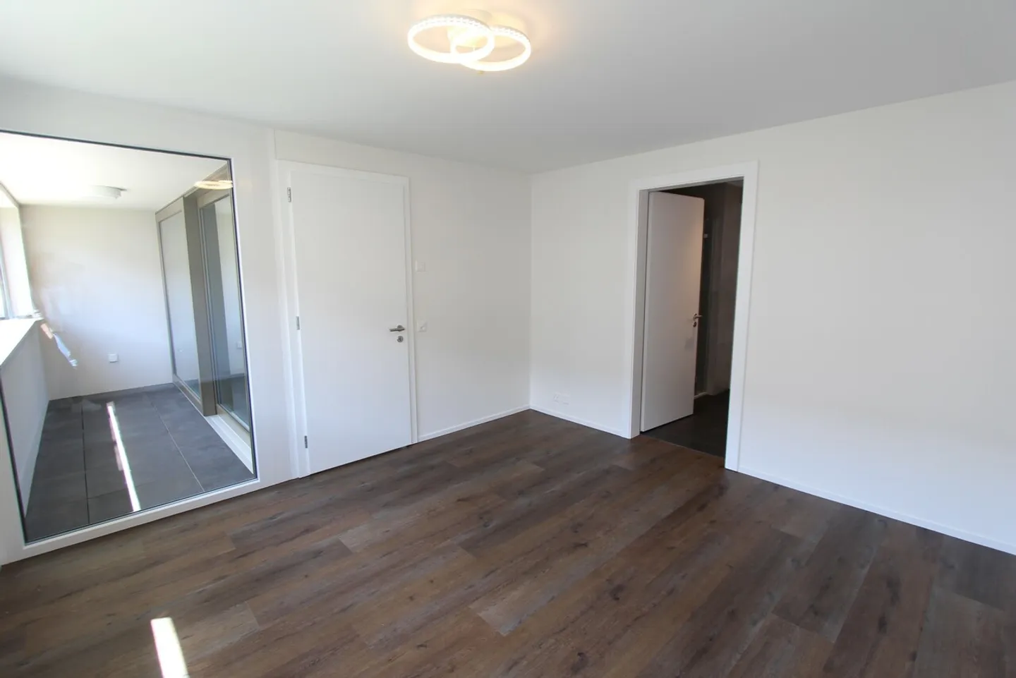 APPARTAMENTO 2.5 STANZE IN AFFITTO NEL CENTRO DI SIERRE - Foto 3 di 11