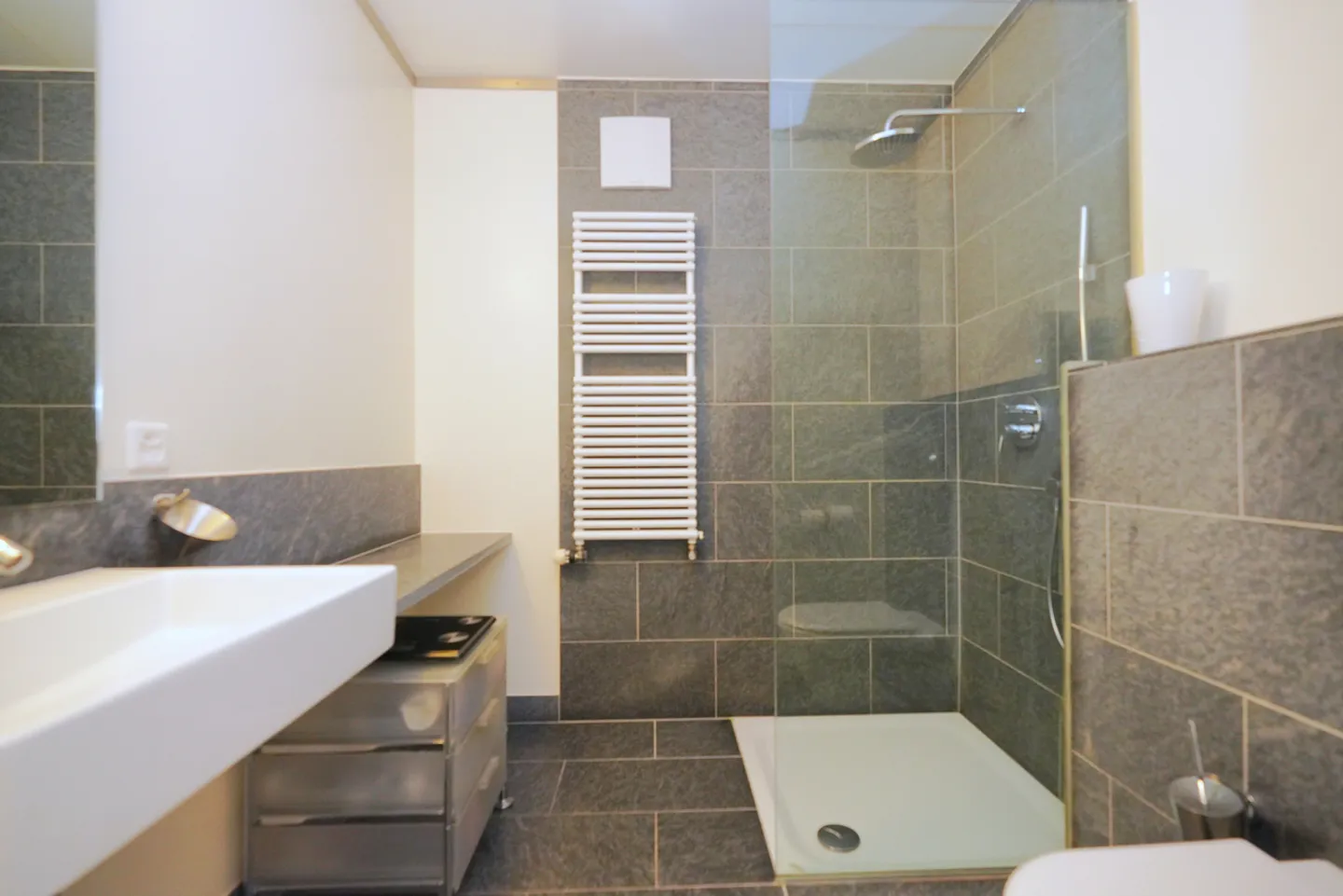 SPLENDIDE DUPLEX EN ATTIQUE AU CENTRE-VILLE DE SIERRE - Photo 12 sur 13