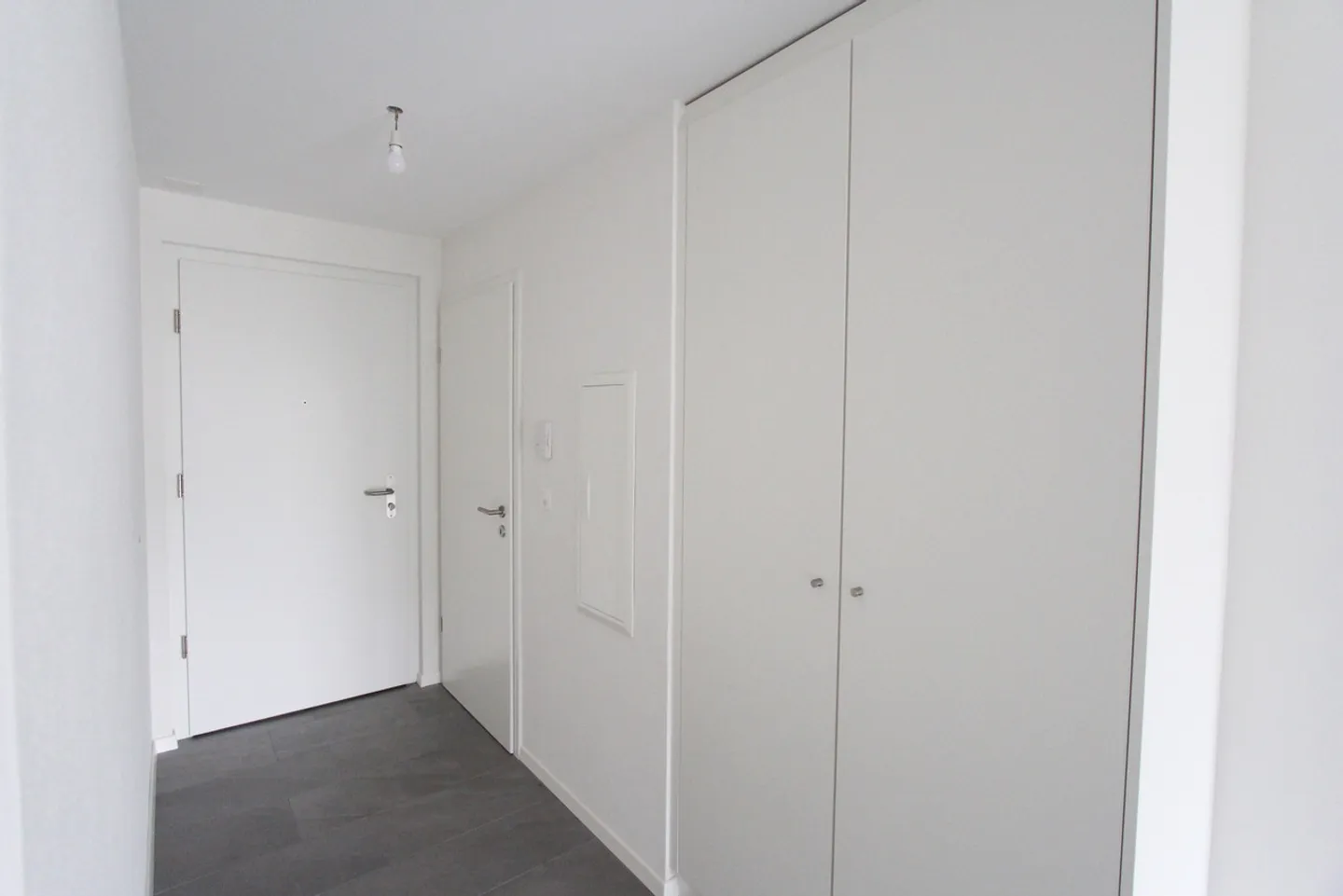 4.5-ROOM APARTMENT FOR RENT IN SIERRE - Photo 2 of 13