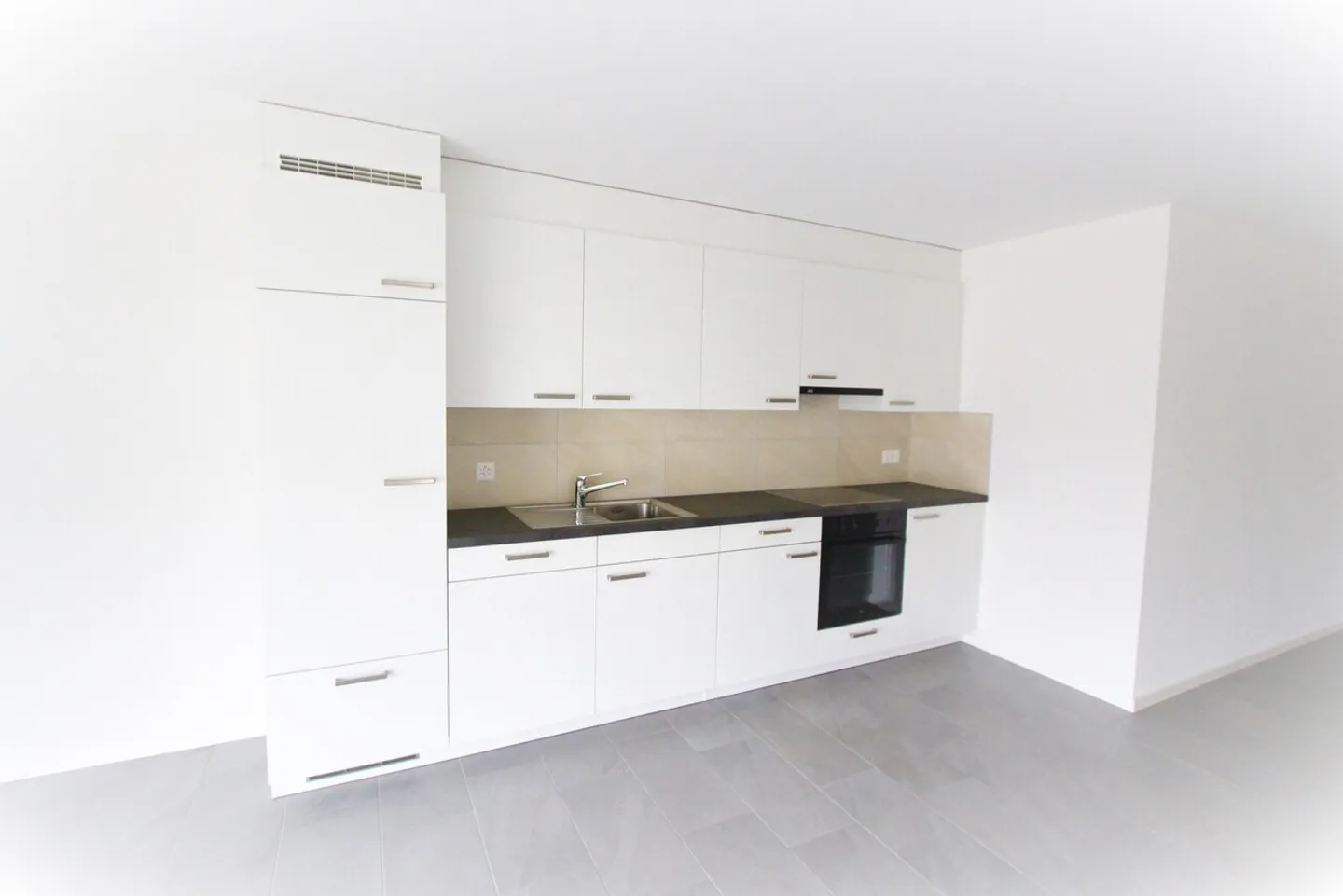 4.5-ROOM APARTMENT FOR RENT IN SIERRE - Photo 6 of 13