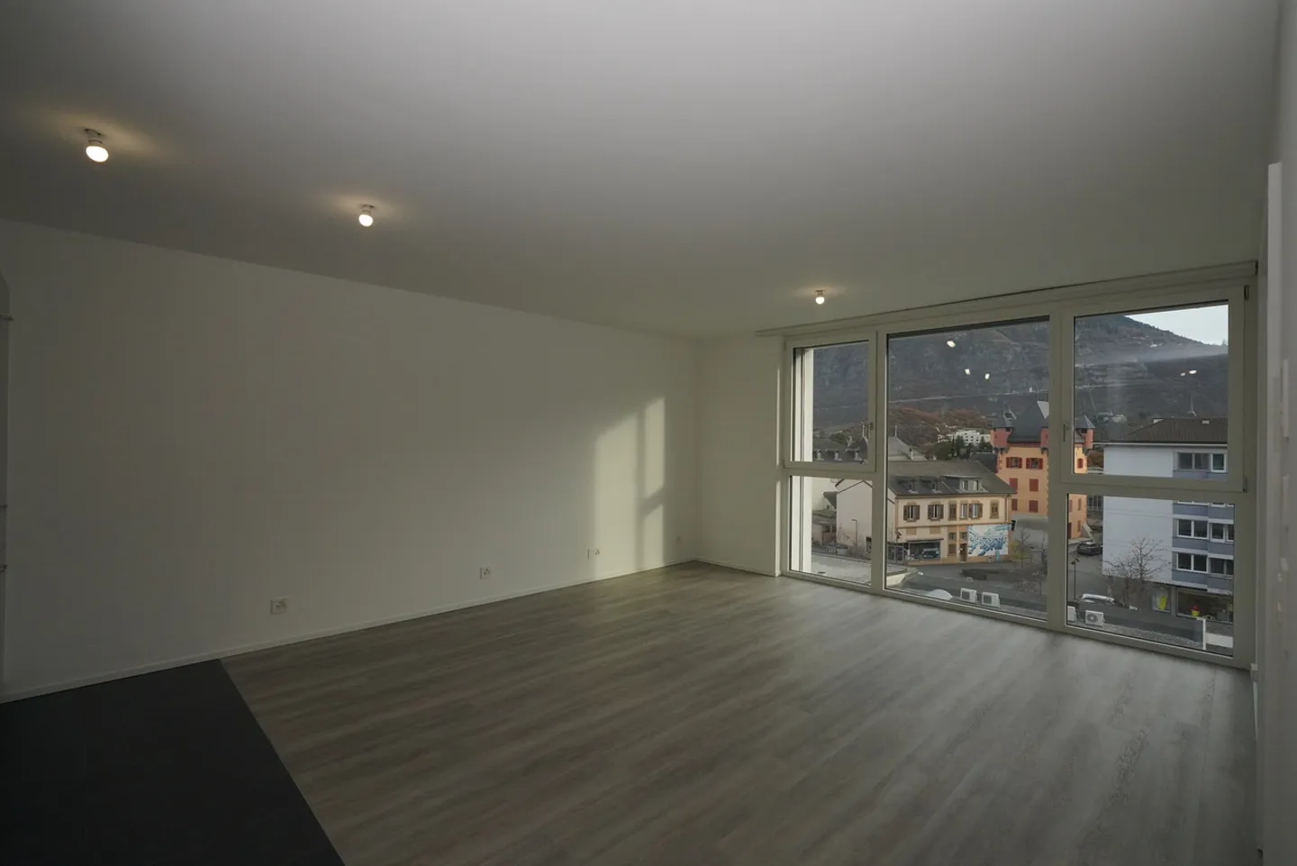 APPARTAMENTO 2.5 STANZE IN AFFITTO NEL CENTRO DI SIERRE - Foto 3 di 11