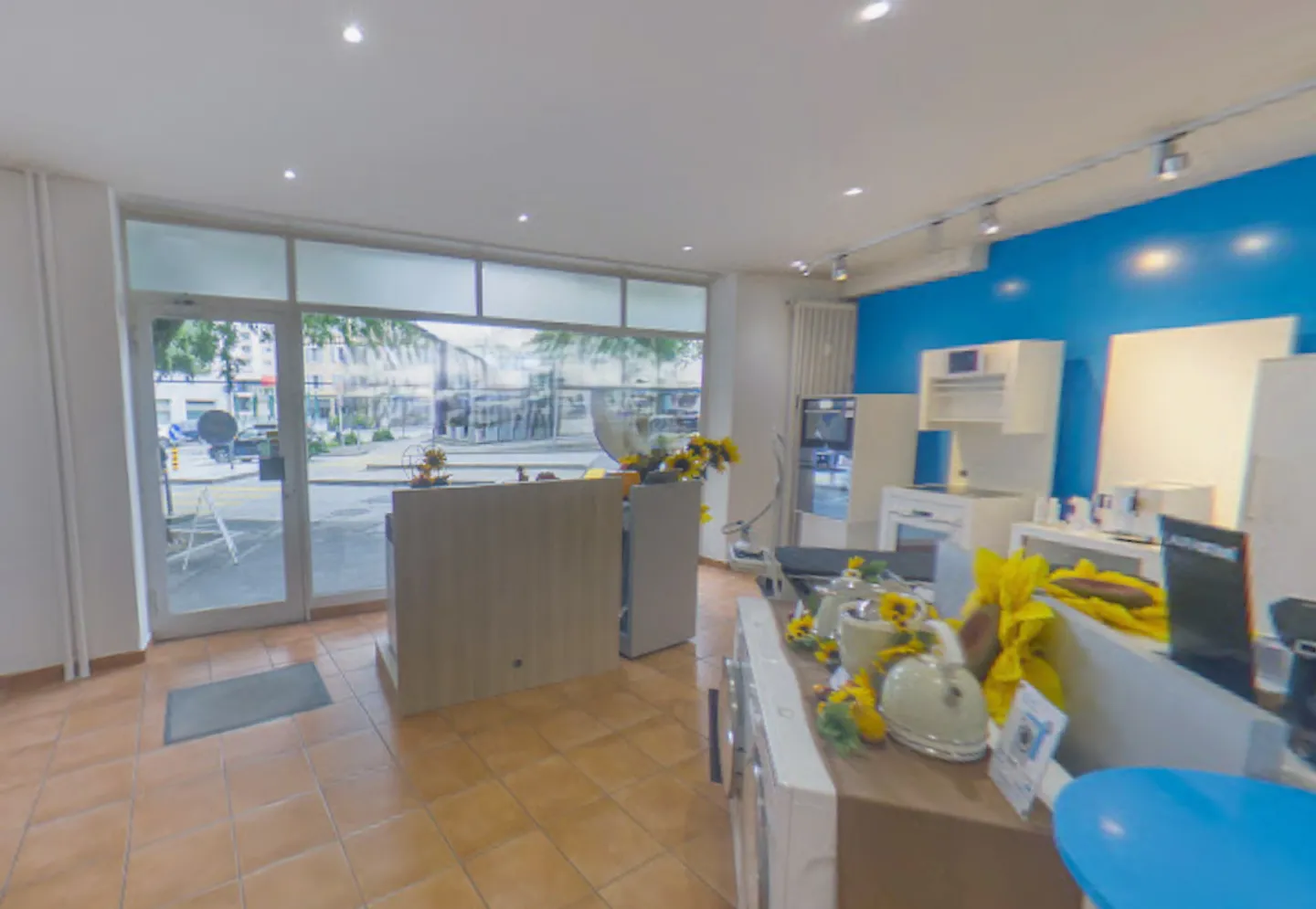 LOCAL COMMERCIAL &amp; DÉPÔT AU CENTRE DE SIERRE - Photo 7 sur 11