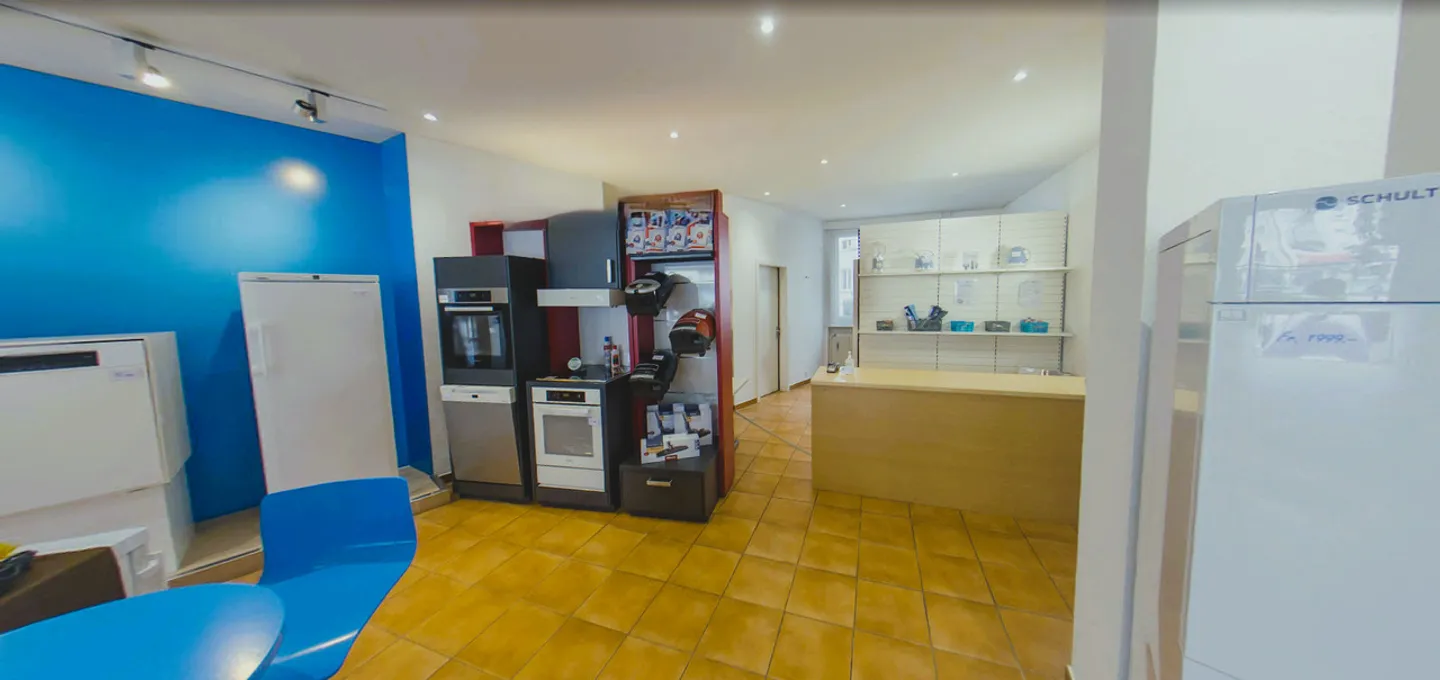 LOCAL COMMERCIAL &amp; DÉPÔT AU CENTRE DE SIERRE - Photo 3 sur 11