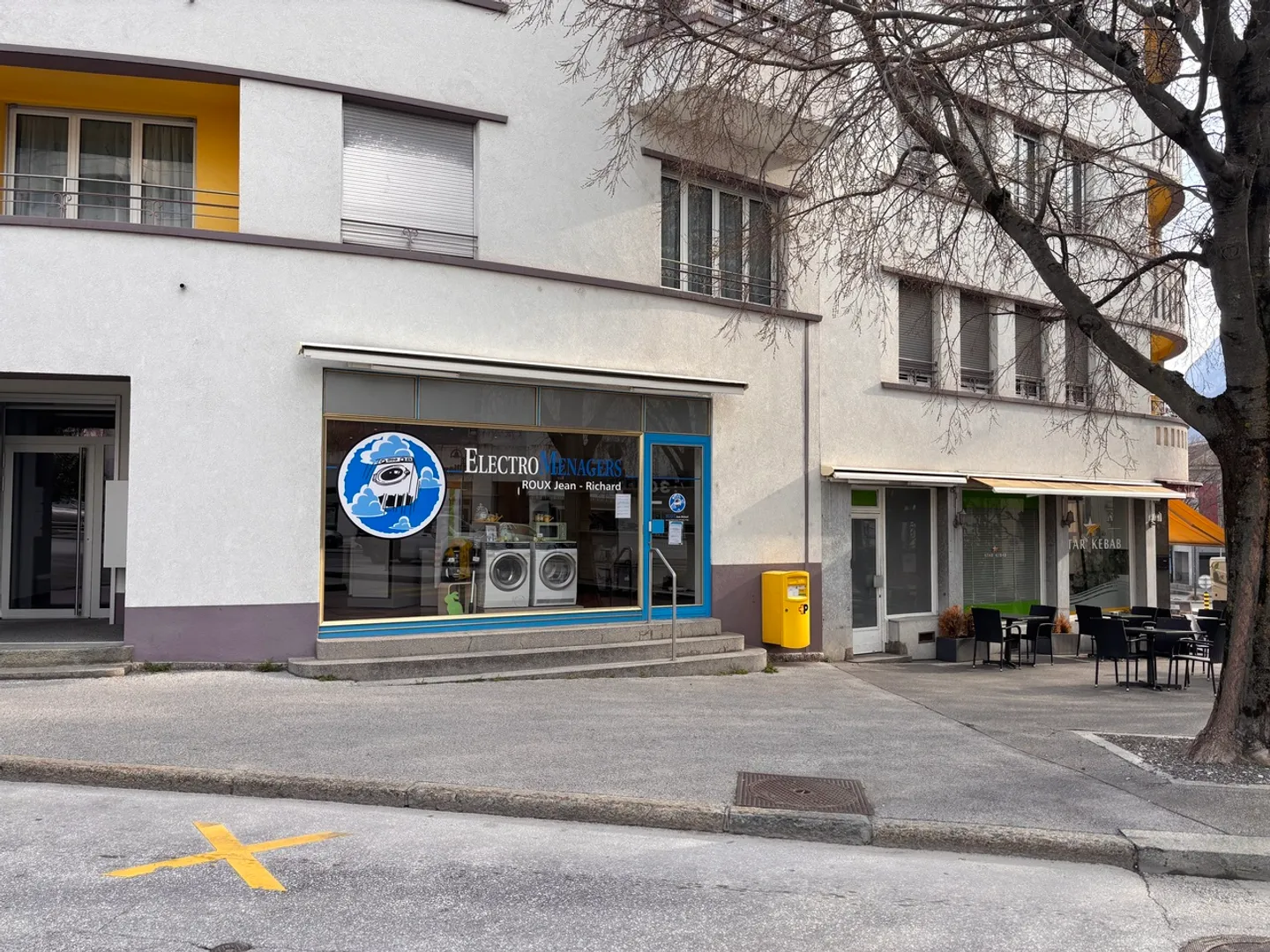 LOCAL COMMERCIAL &amp; DÉPÔT AU CENTRE DE SIERRE - Photo 1 sur 11