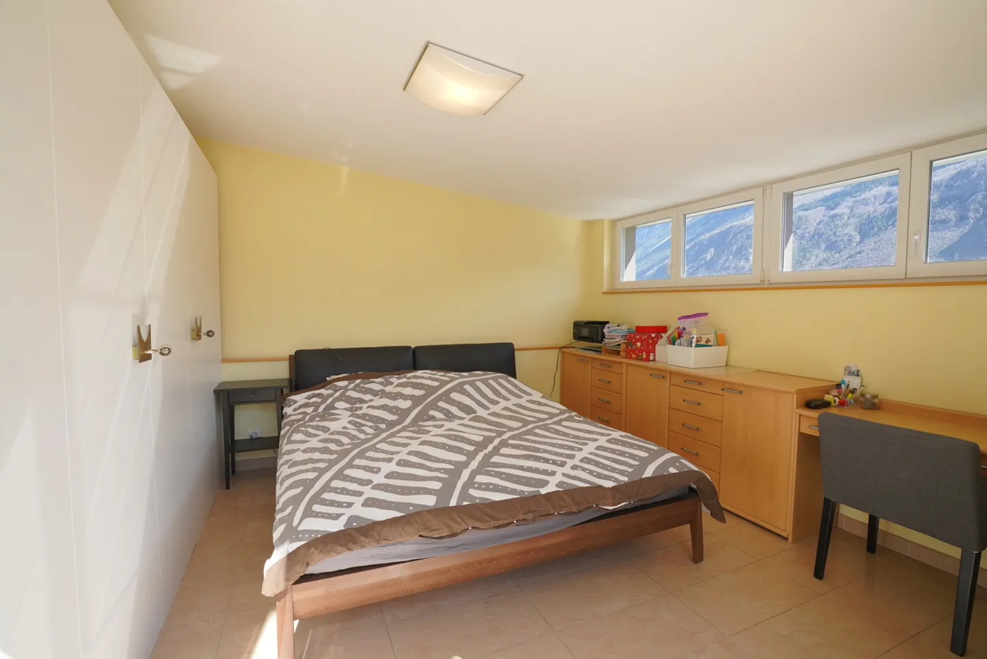 SIERRE CITY CENTER DUPLEX APARTMENT WITH A VIEW - Photo 5 of 13