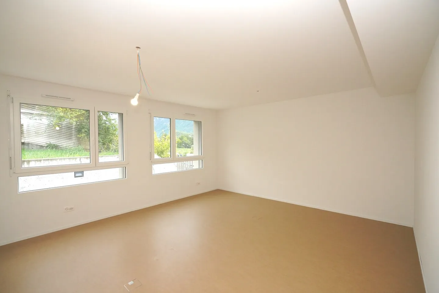 GERÄUMIGE BÜROS IN SIERRE - Foto 5 von 13