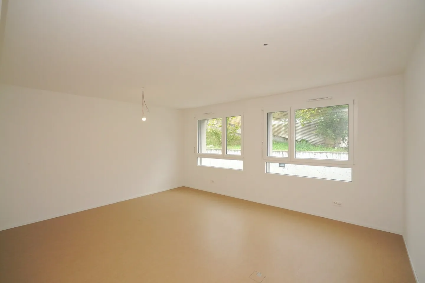 GERÄUMIGE BÜROS IN SIERRE - Foto 6 von 13