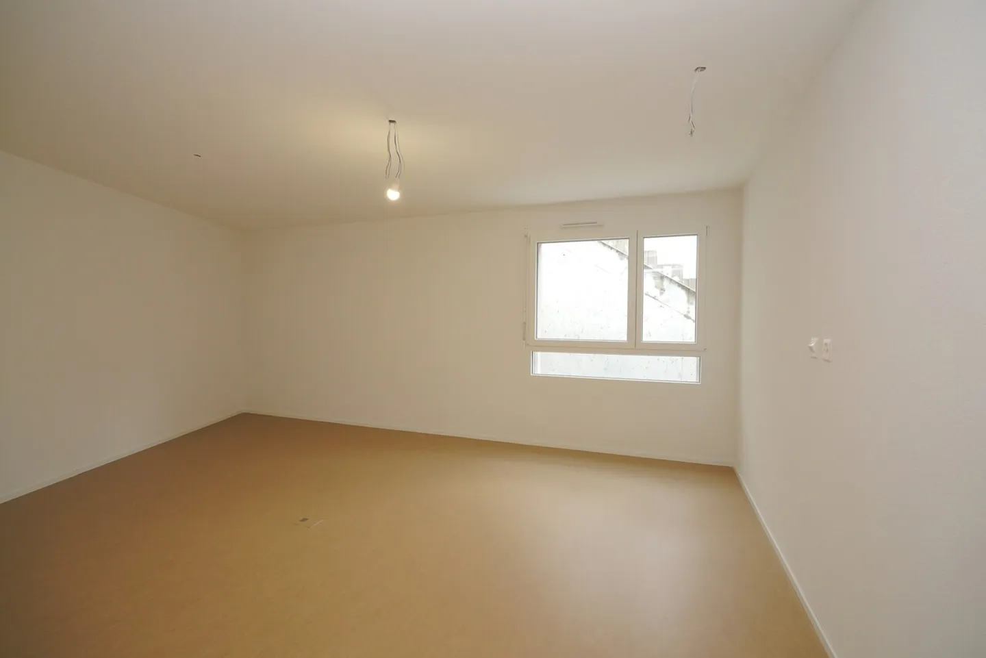 GERÄUMIGE BÜROS IN SIERRE - Foto 9 von 13