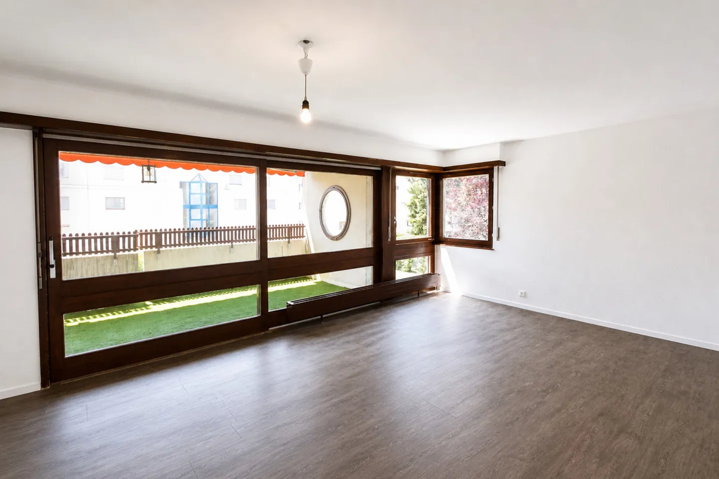 SUPERBO 4.5 STANZE RINNOVATE A SIERRE - Foto 2 di 13