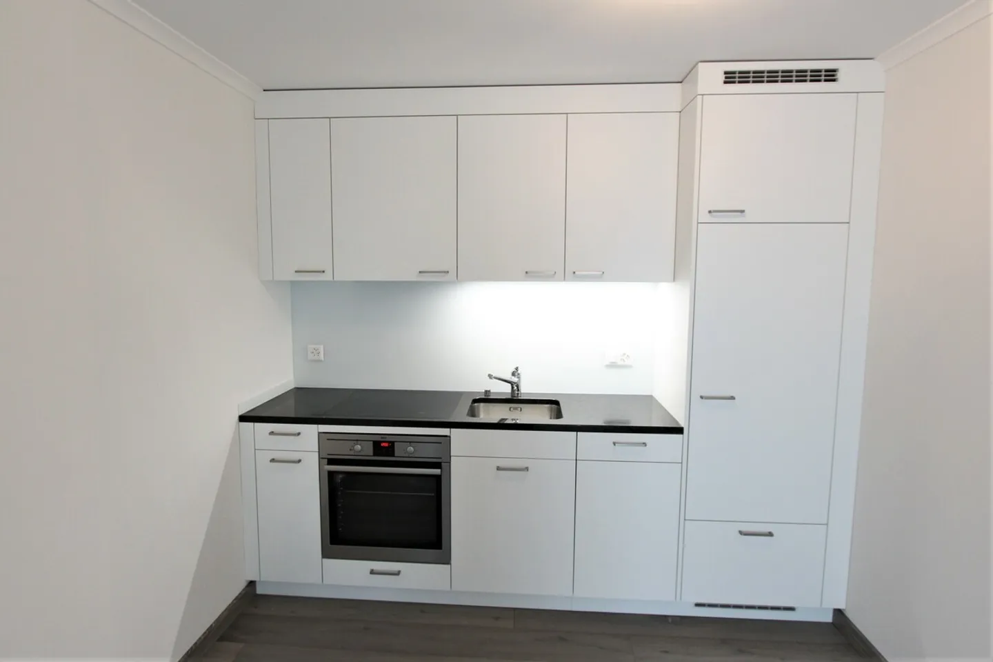 APPARTEMENT DE 2.5 PIÈCES À LOUER À SIERRE - Foto 2 von 11