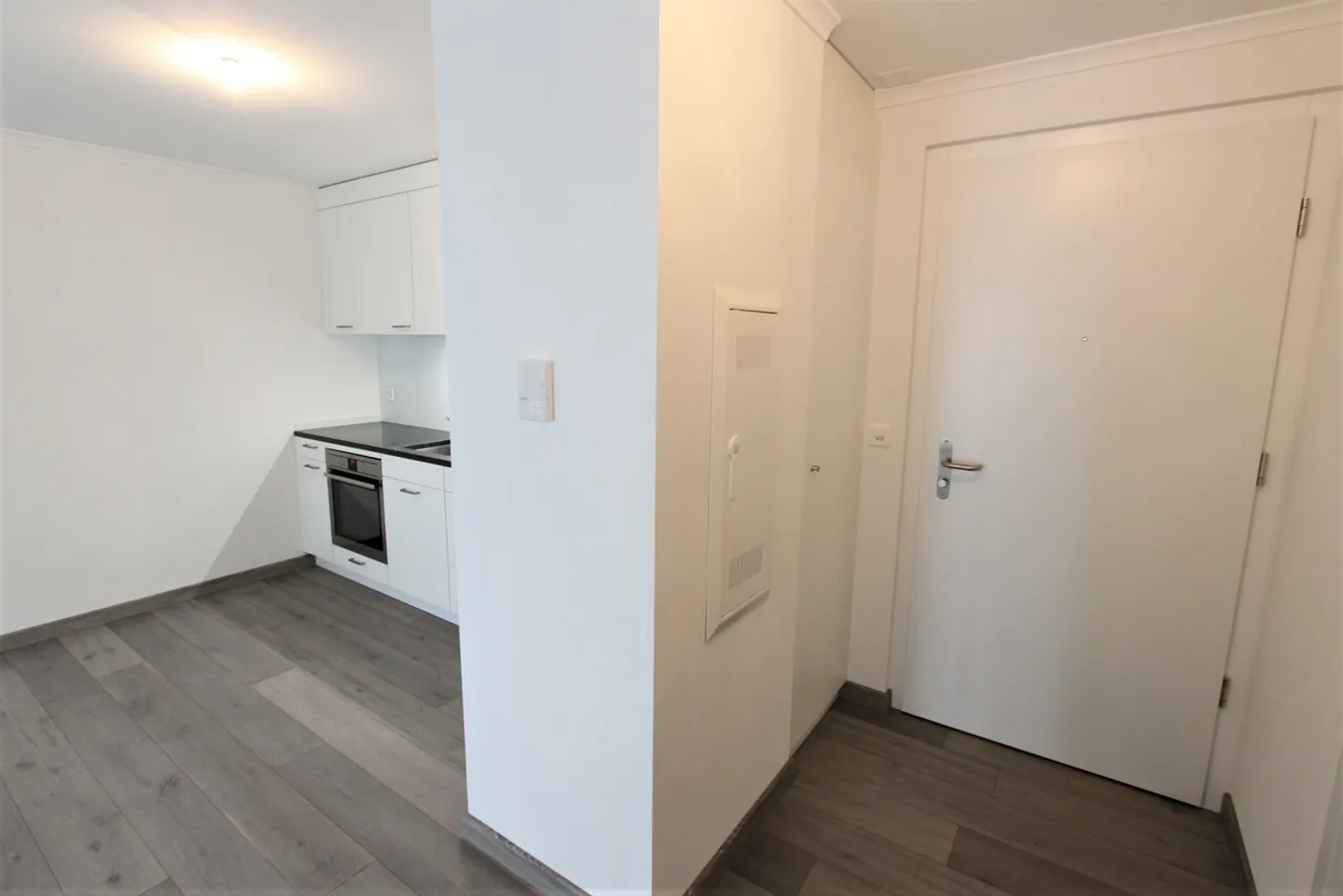 APPARTEMENT DE 2.5 PIÈCES À LOUER À SIERRE - Foto 3 von 11