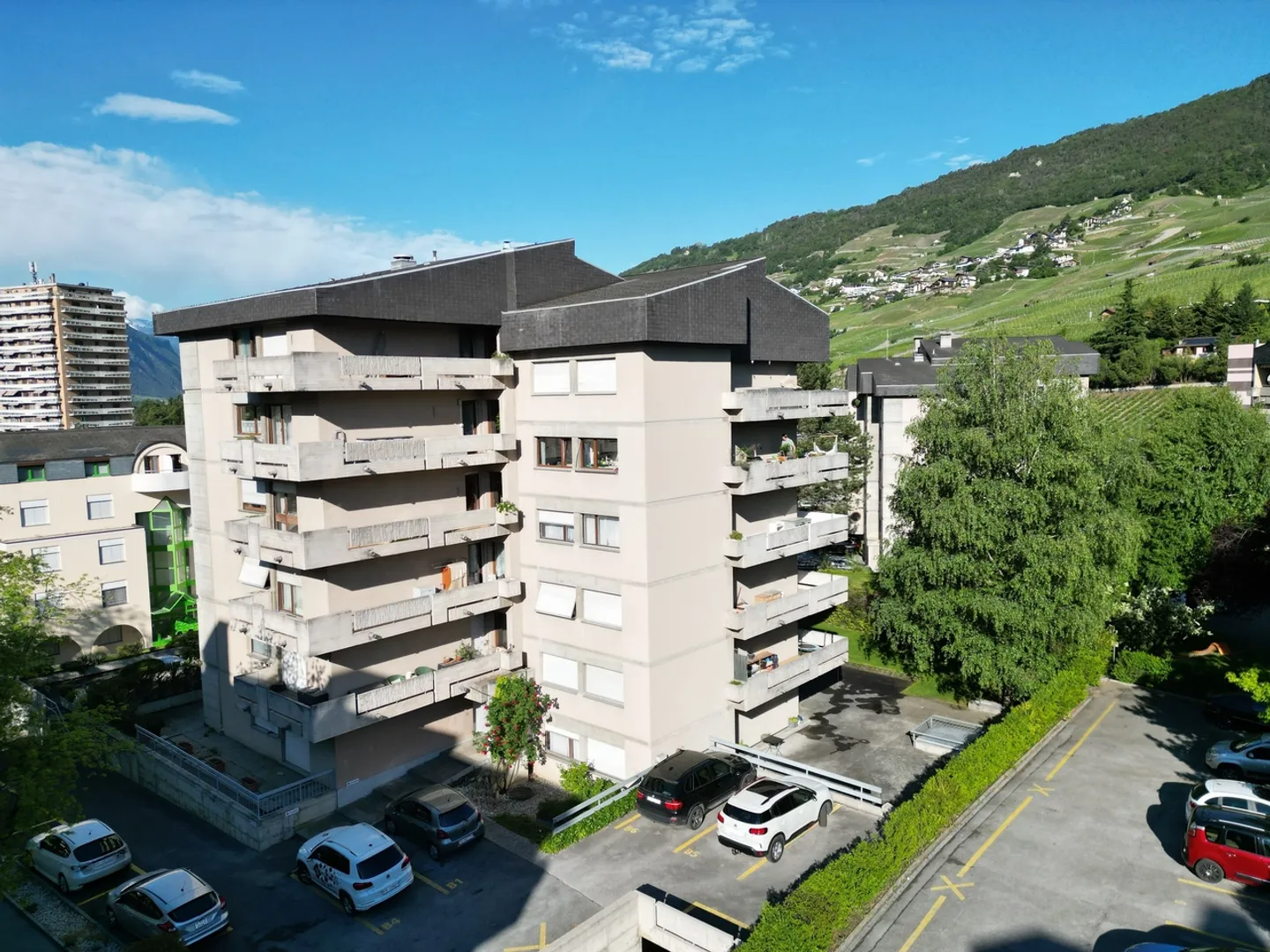 SUPERBO 4.5 STANZE RINNOVATE A SIERRE - Foto 1 di 13