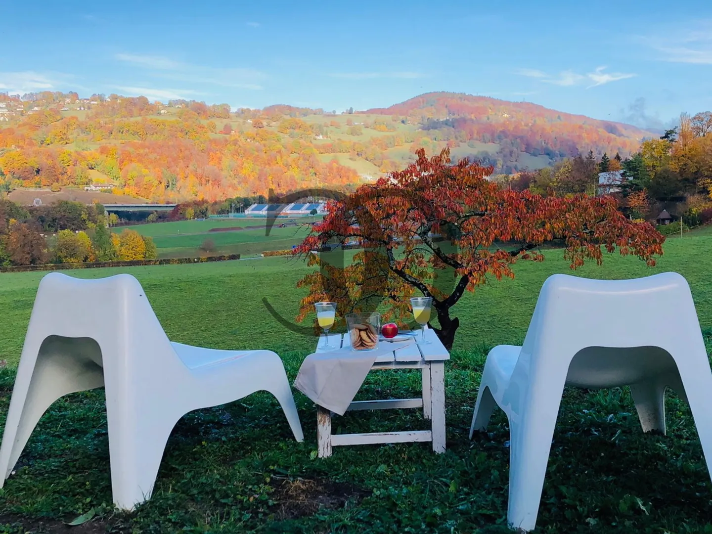 Apartment for rent in St-Légier-La Chiésaz. - Photo 1 of 8