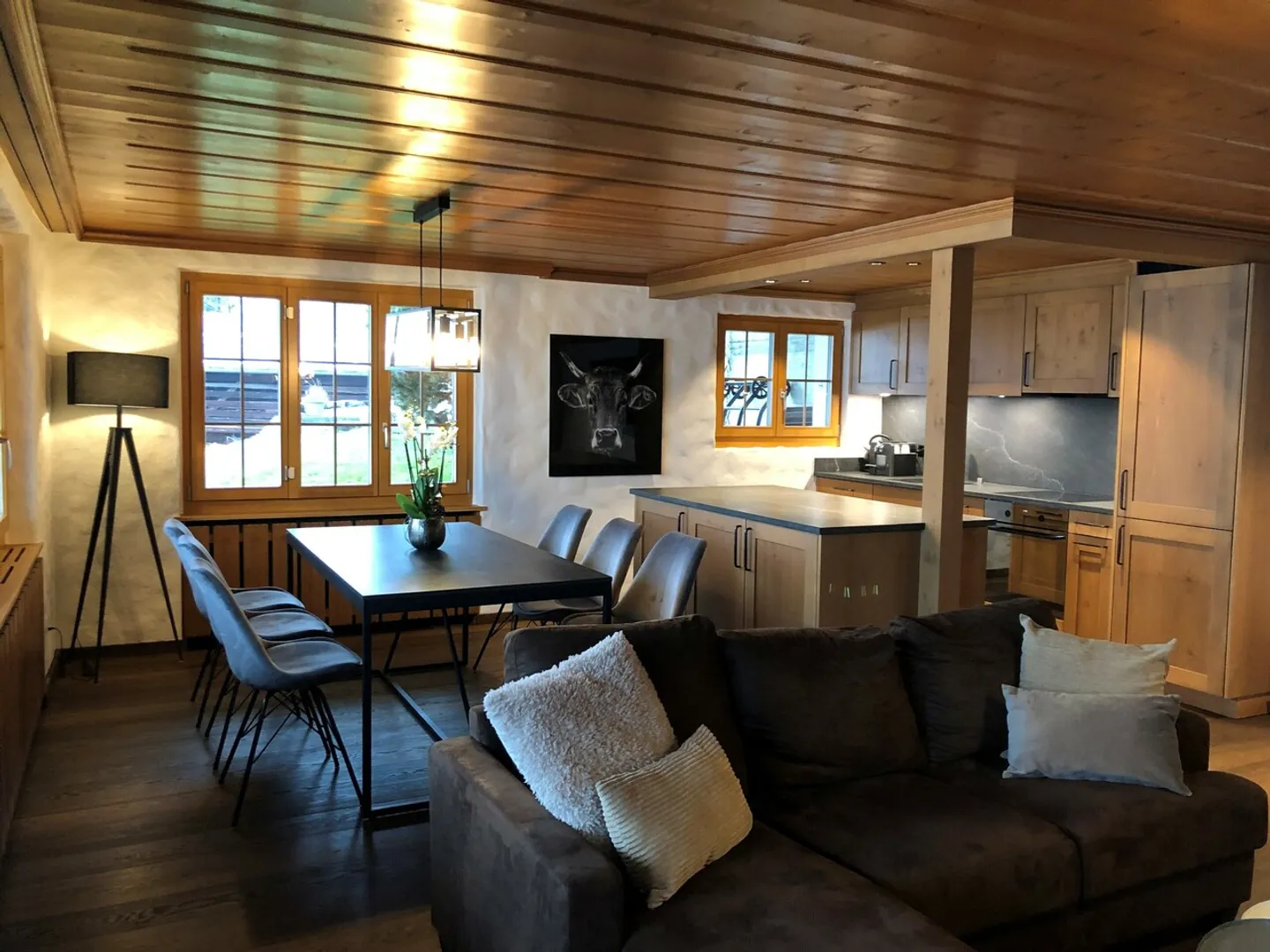 Gut gelegene 3.5 Zimmer Wohnung für Kurzzeitaufenthalte - Foto 2 von 12