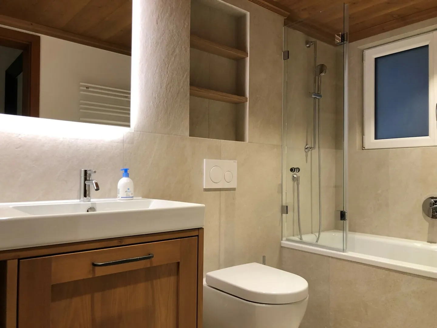 Gut gelegene 3.5 Zimmer Wohnung für Kurzzeitaufenthalte - Foto 8 von 12