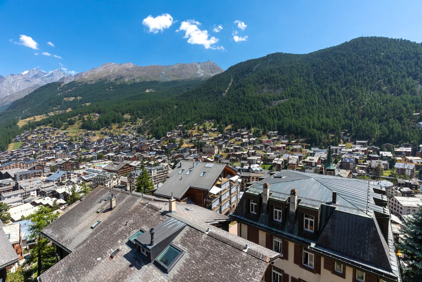 Modernes Wohnhaus in Zermatt - Foto 2 von 4