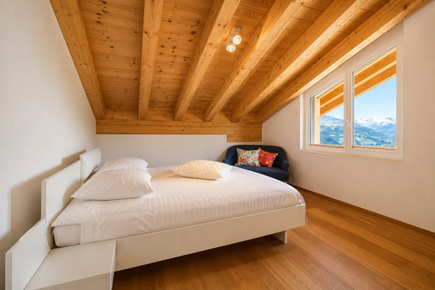 Appartement sous les combles de 5,5 pièces dans un emplacement grandiose à Grächen - Photo 11 sur 13