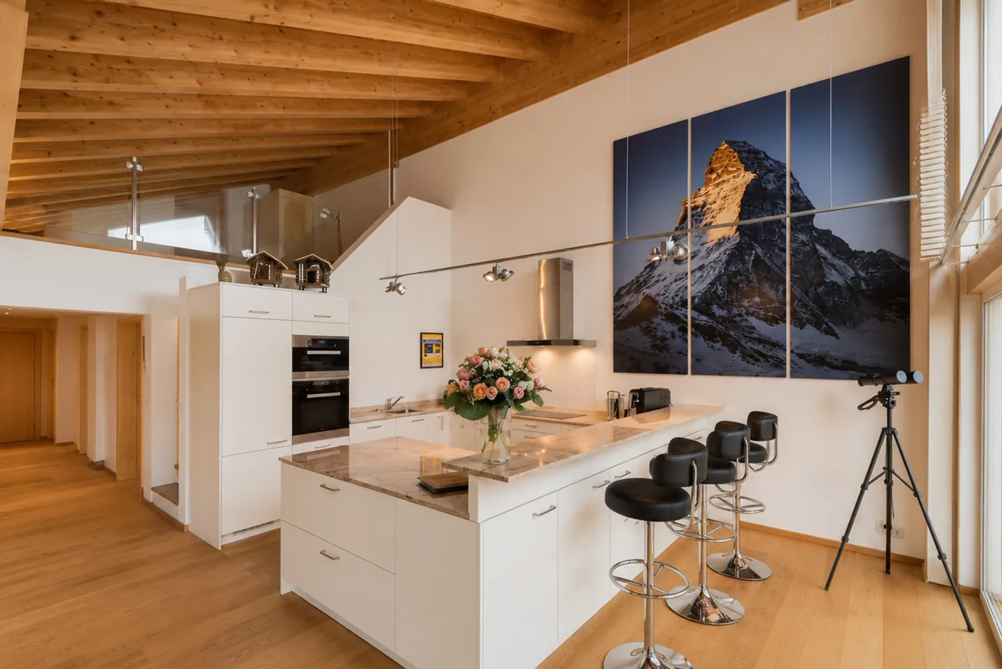 Appartement sous les combles de 5,5 pièces dans un emplacement grandiose à Grächen - Photo 6 sur 13