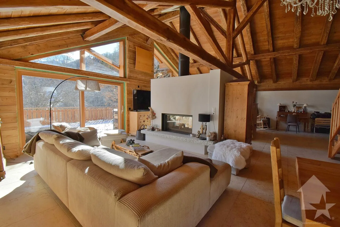 Magnificent chalet, spacious, renovated with a garage + terrace - Photo 4 of 13