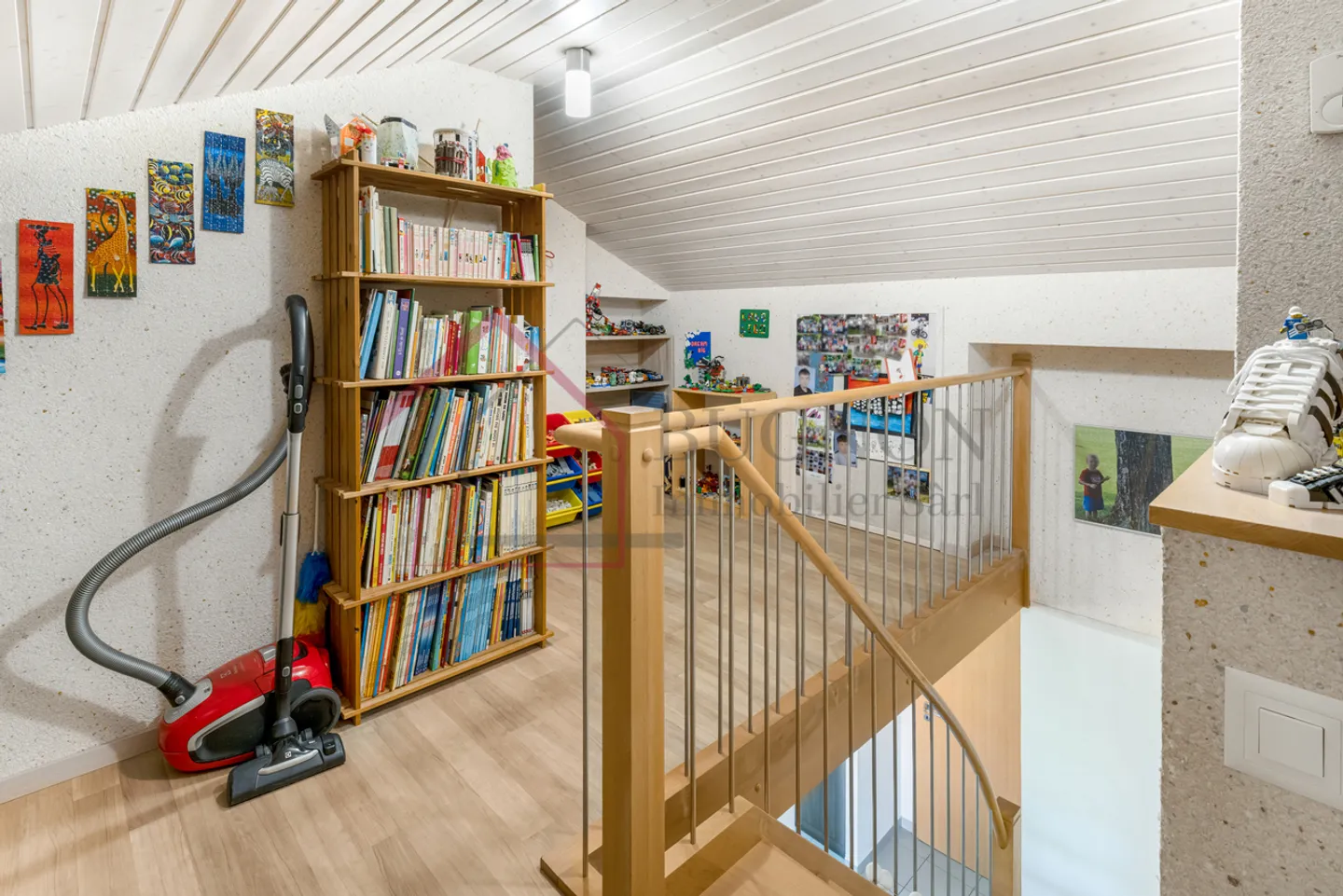 RENOVATED INDIVIDUAL VILLA WITH 5.5 ROOMS AND LARGE GARDEN - Photo 11 of 13