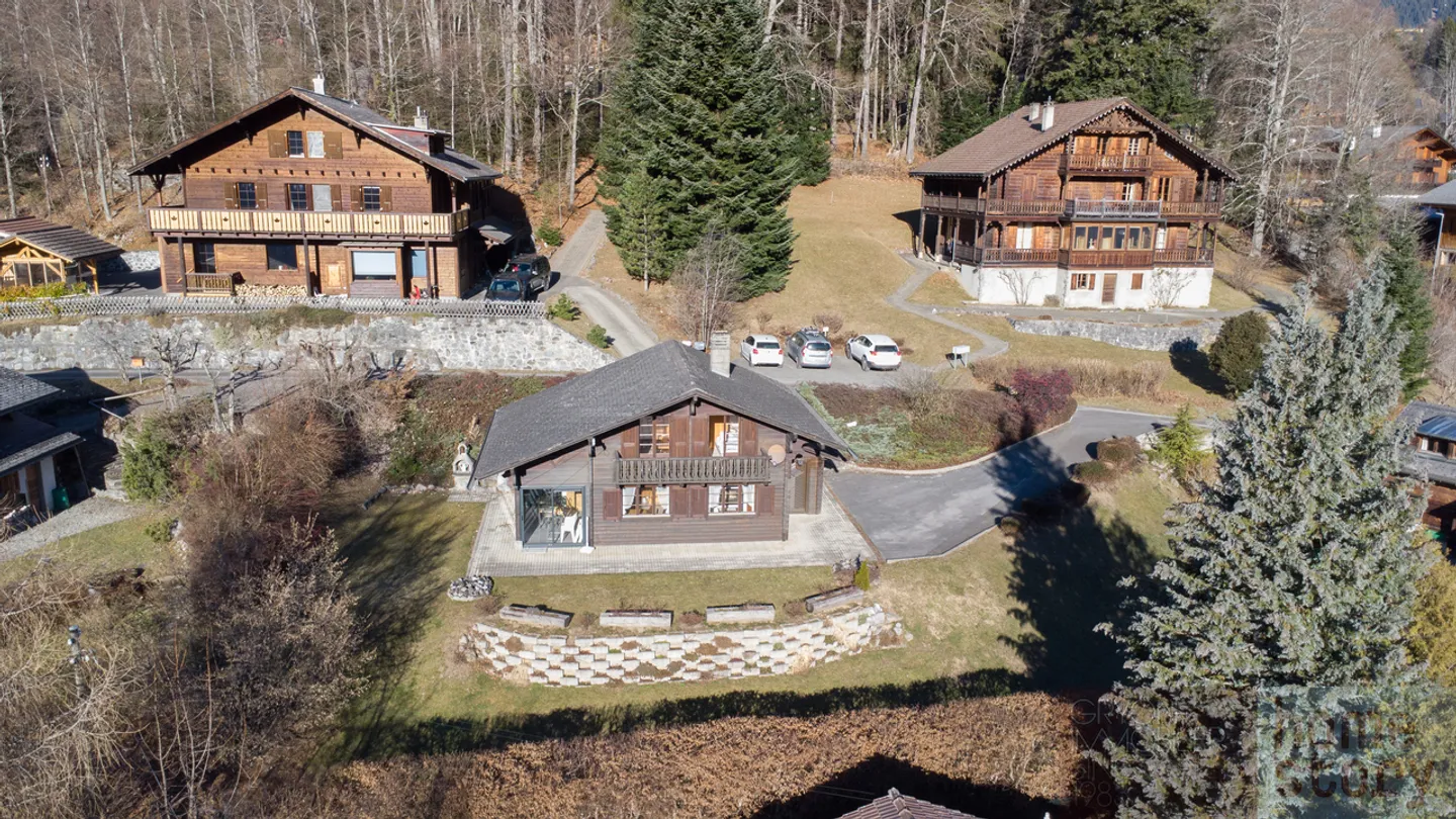 Chalet a Gryon con terreno, tranquillo, vicino agli impianti sciistici, residenza secondaria - Foto 5 di 13