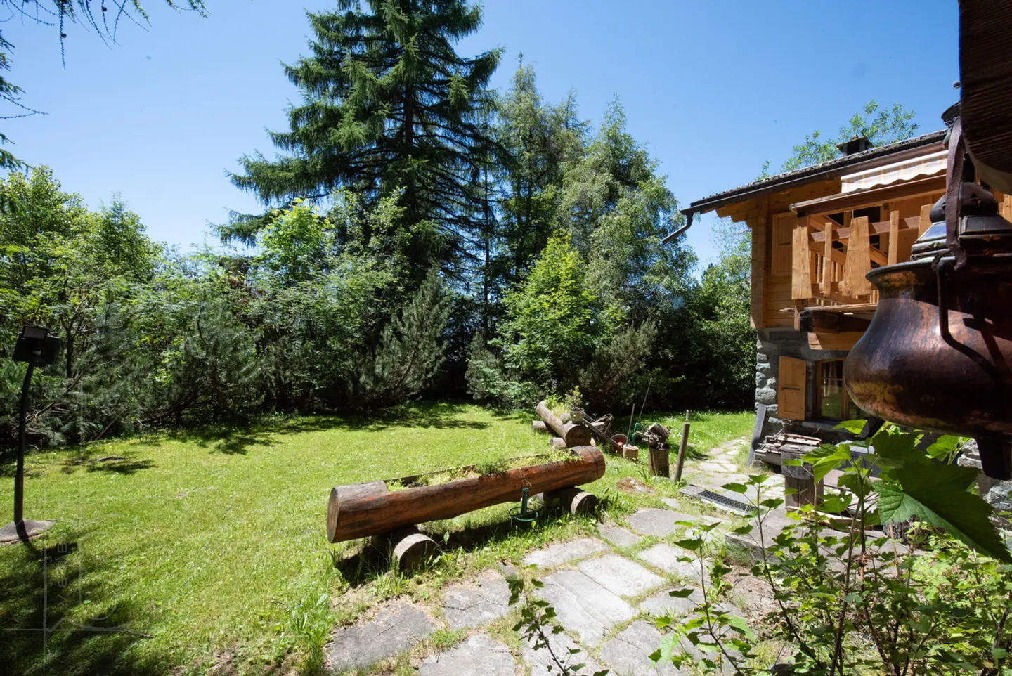 Situé au coeur de Verbier, ce chalet se dresse dans une nature intacte - Photo 6 sur 10