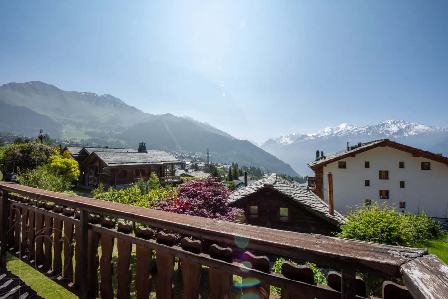 Chalet de 5 pièces est un lieu paisible avec une très belle vue - Photo 3 sur 13