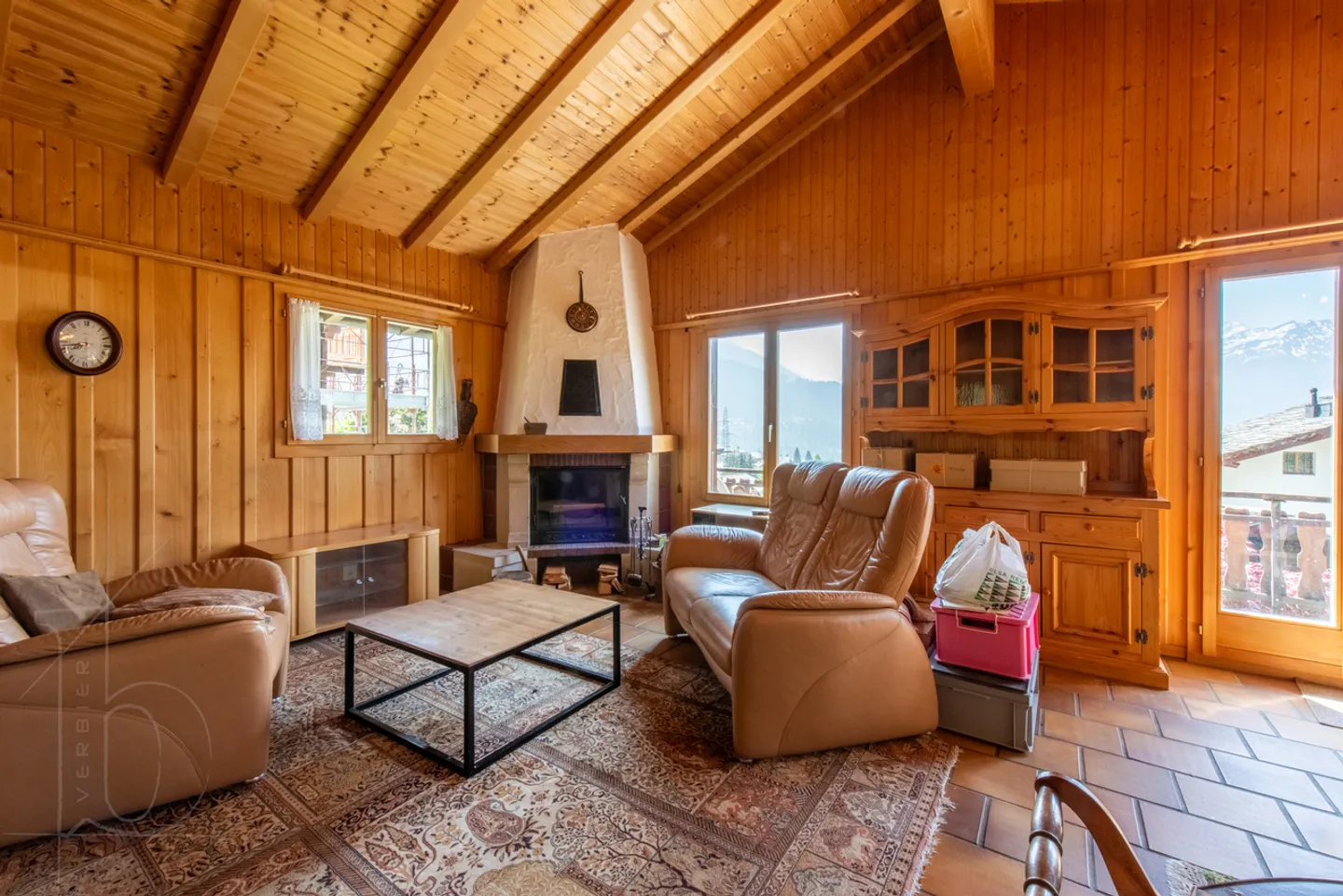 Chalet de 5 pièces est un lieu paisible avec une très belle vue - Photo 4 sur 13