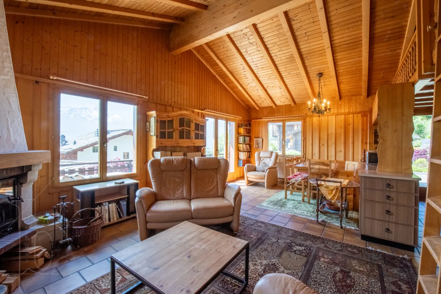 Chalet de 5 pièces est un lieu paisible avec une très belle vue - Photo 5 sur 13