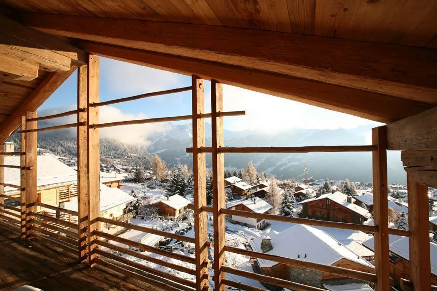 Splendido chalet con fascino alpino - Foto 3 di 13