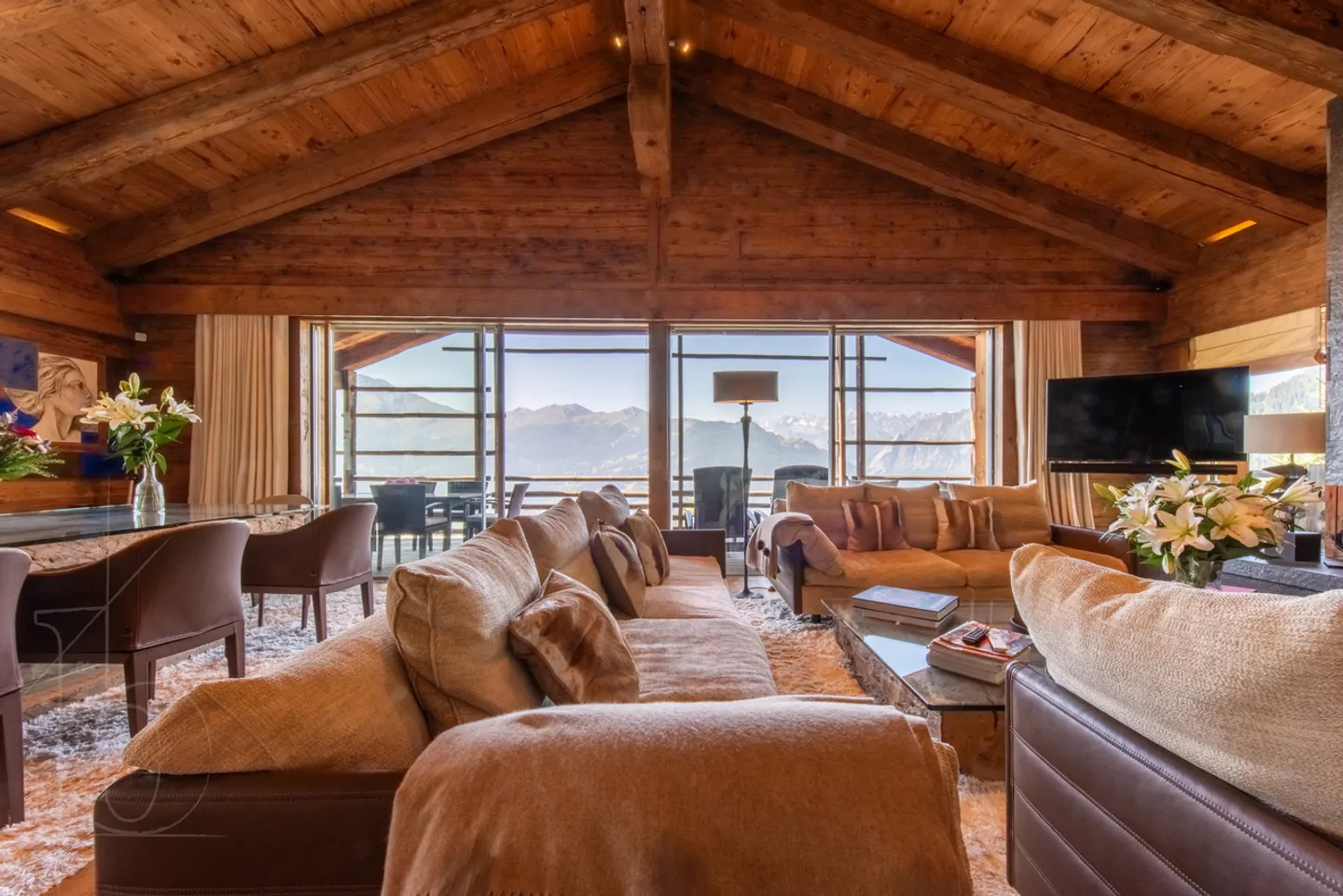 Splendido chalet con fascino alpino - Foto 1 di 13