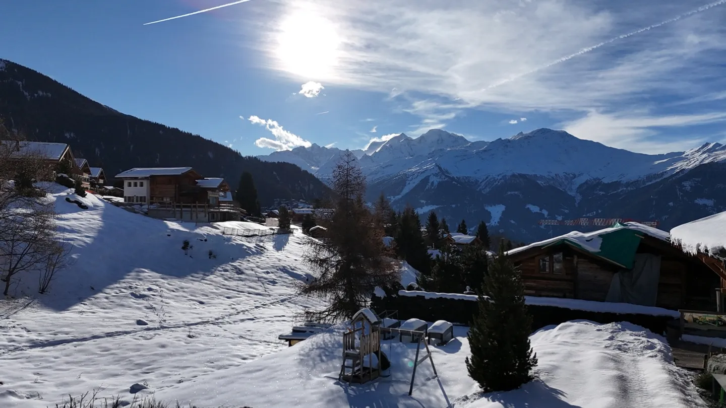 Charmant chalet de 5 pièces - Photo 2 sur 11