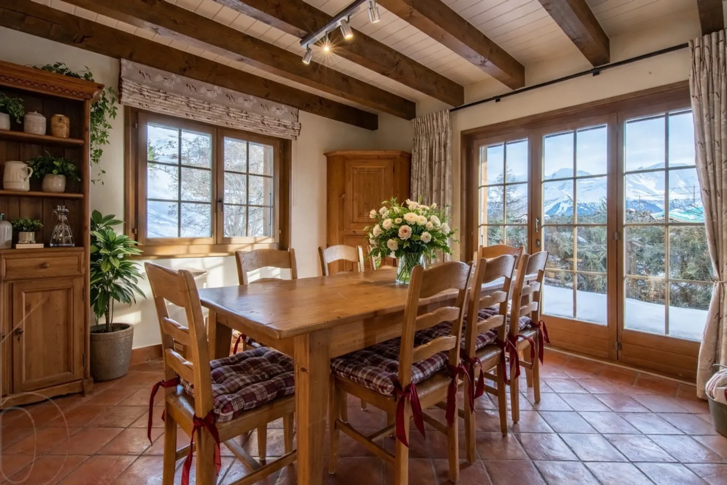 Charmant chalet de 5 pièces - Photo 4 sur 11