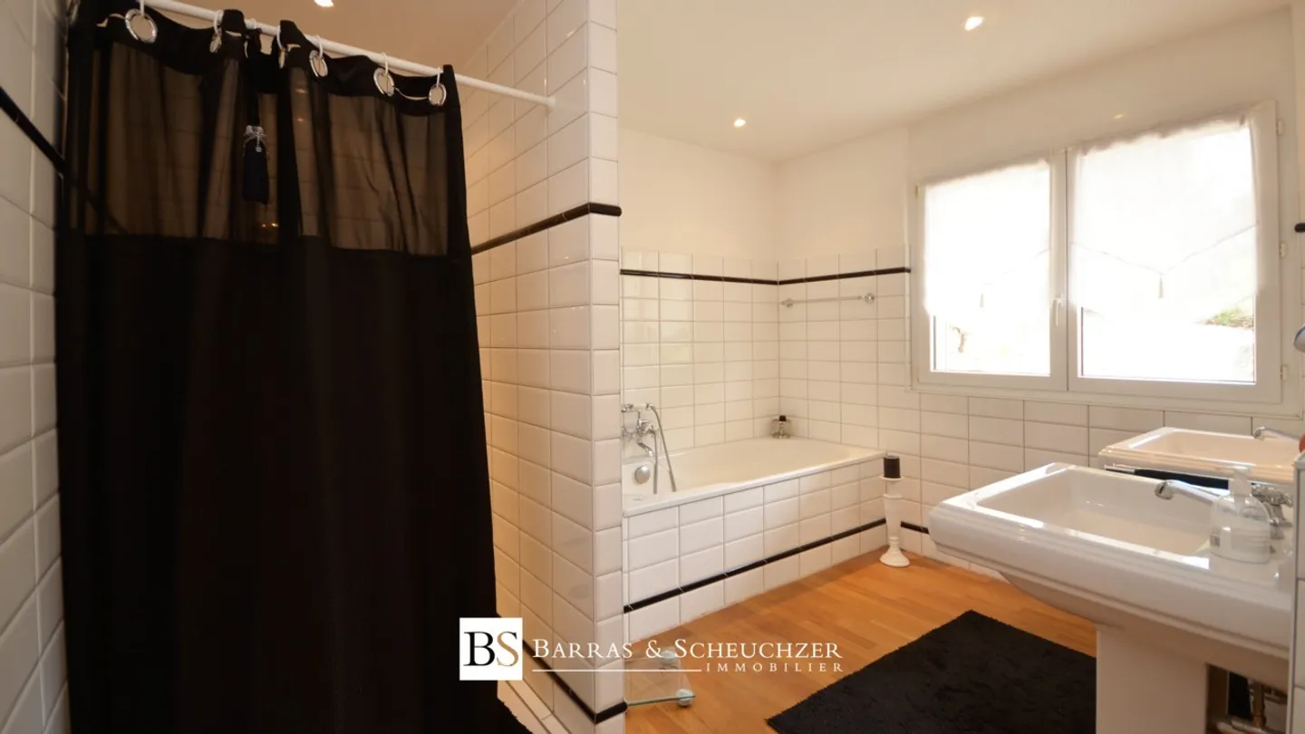 Superba villa moderna di 6 stanze con area benessere - Foto 11 di 13